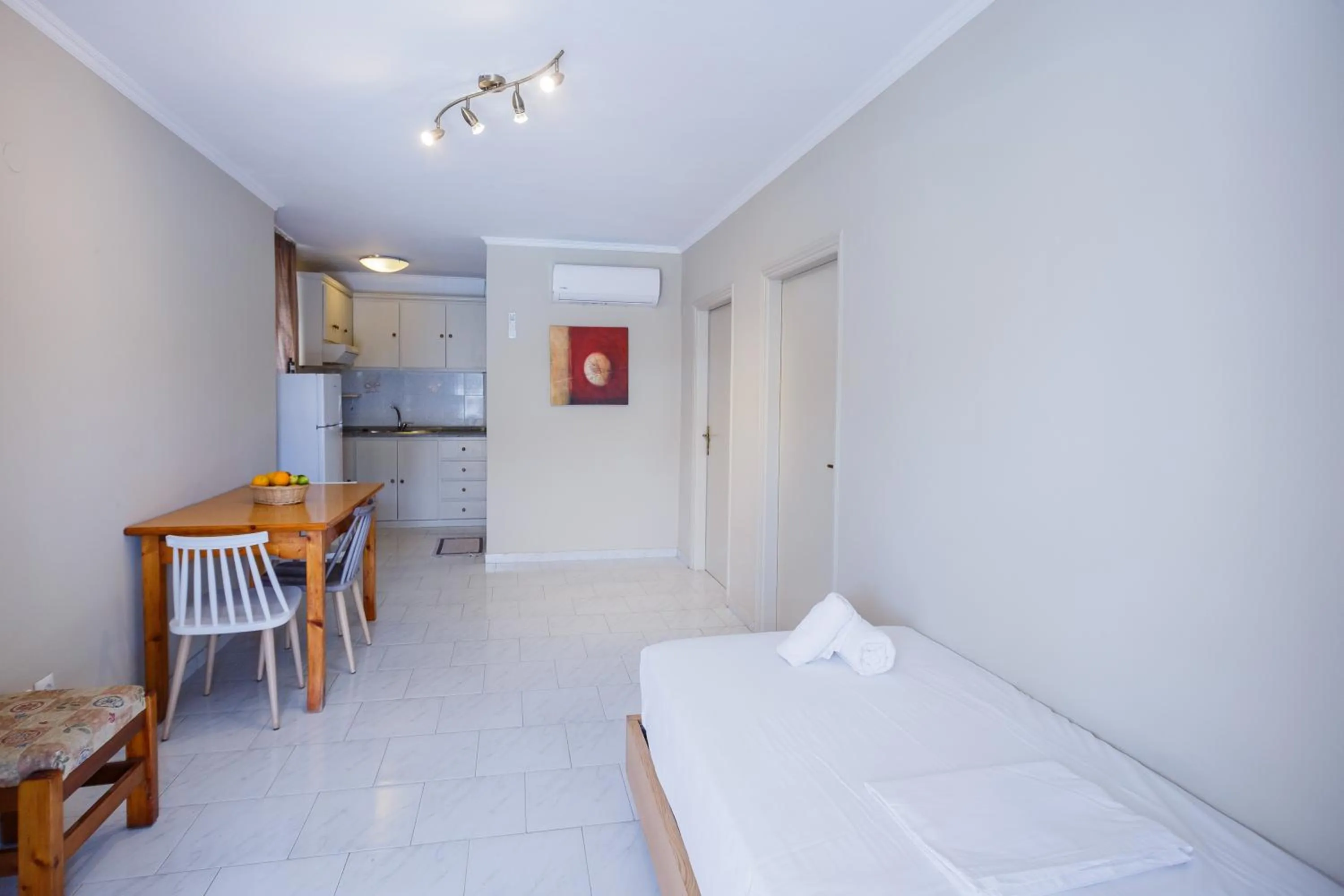 Photo of the whole room, Bed in Rose Club Apartments