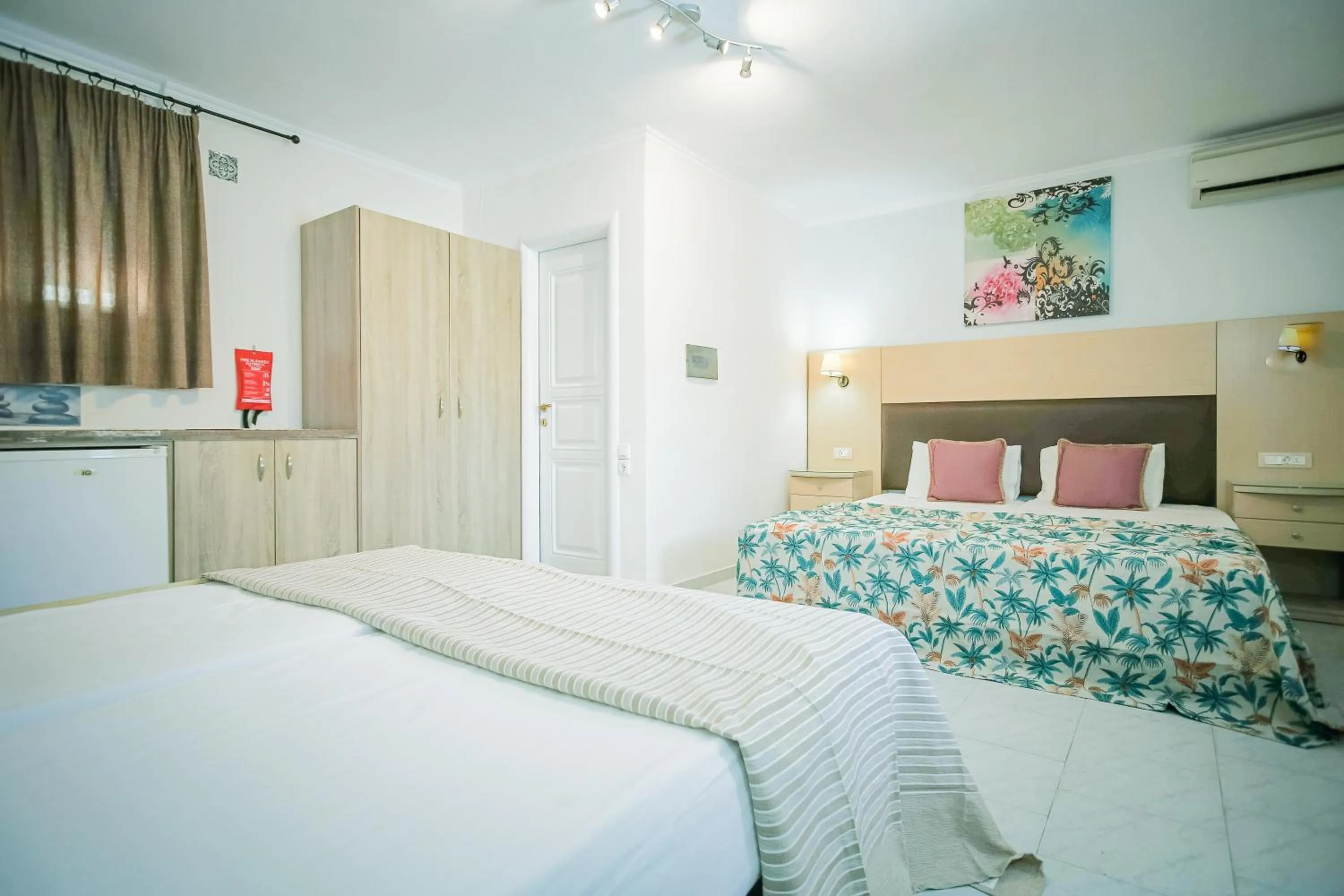 Photo of the whole room, Bed in Rose Club Apartments