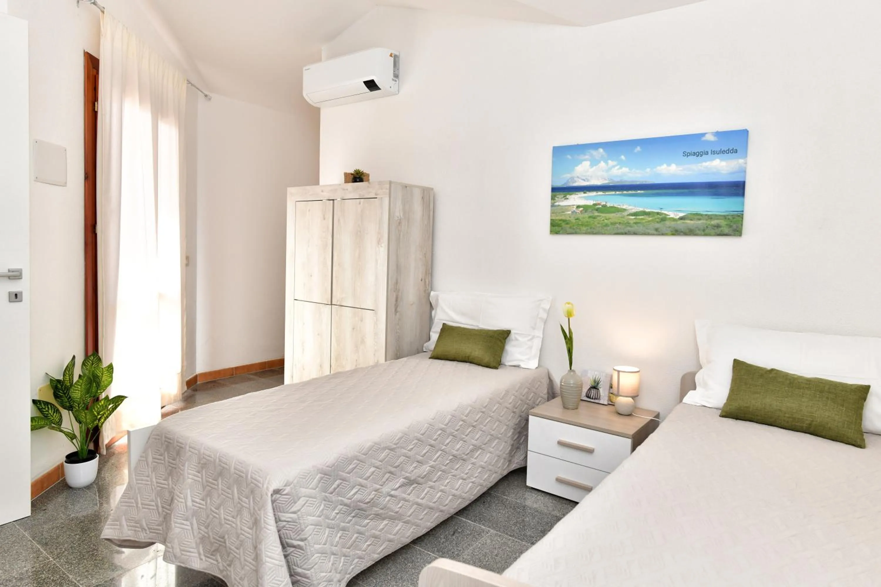 air conditioner, Bed in Residence Chiaro di Luna