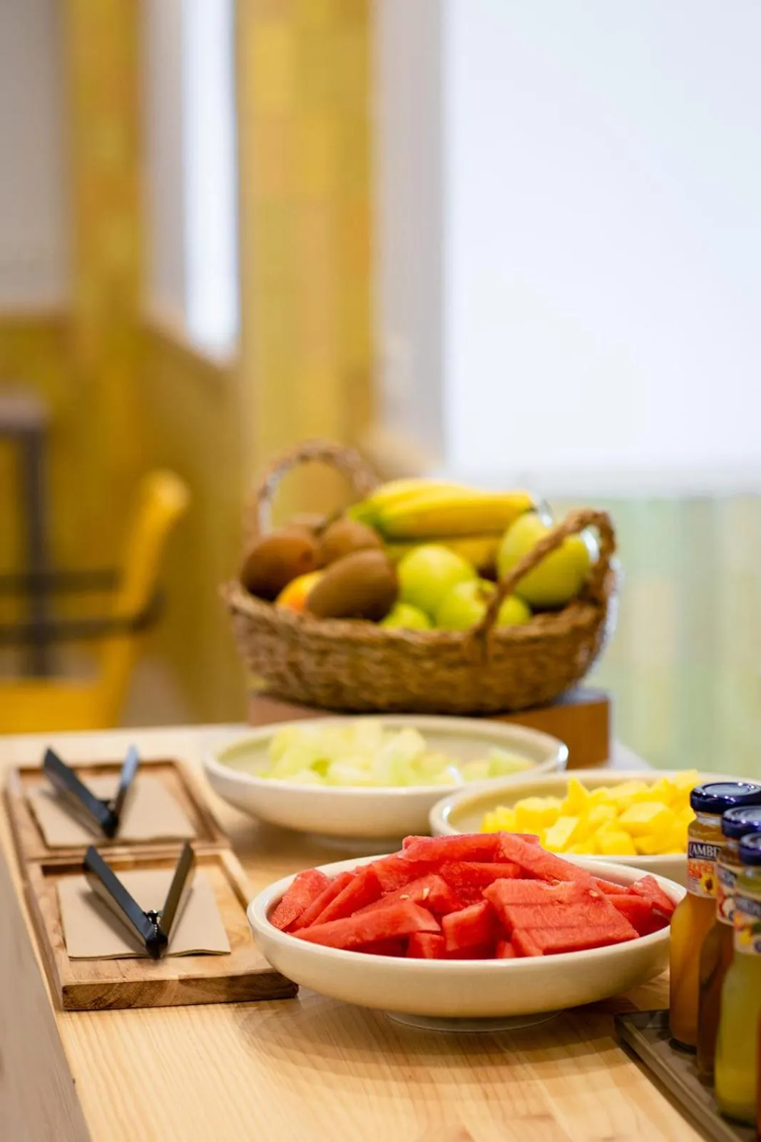 Buffet breakfast in Hostal La Cigüeña