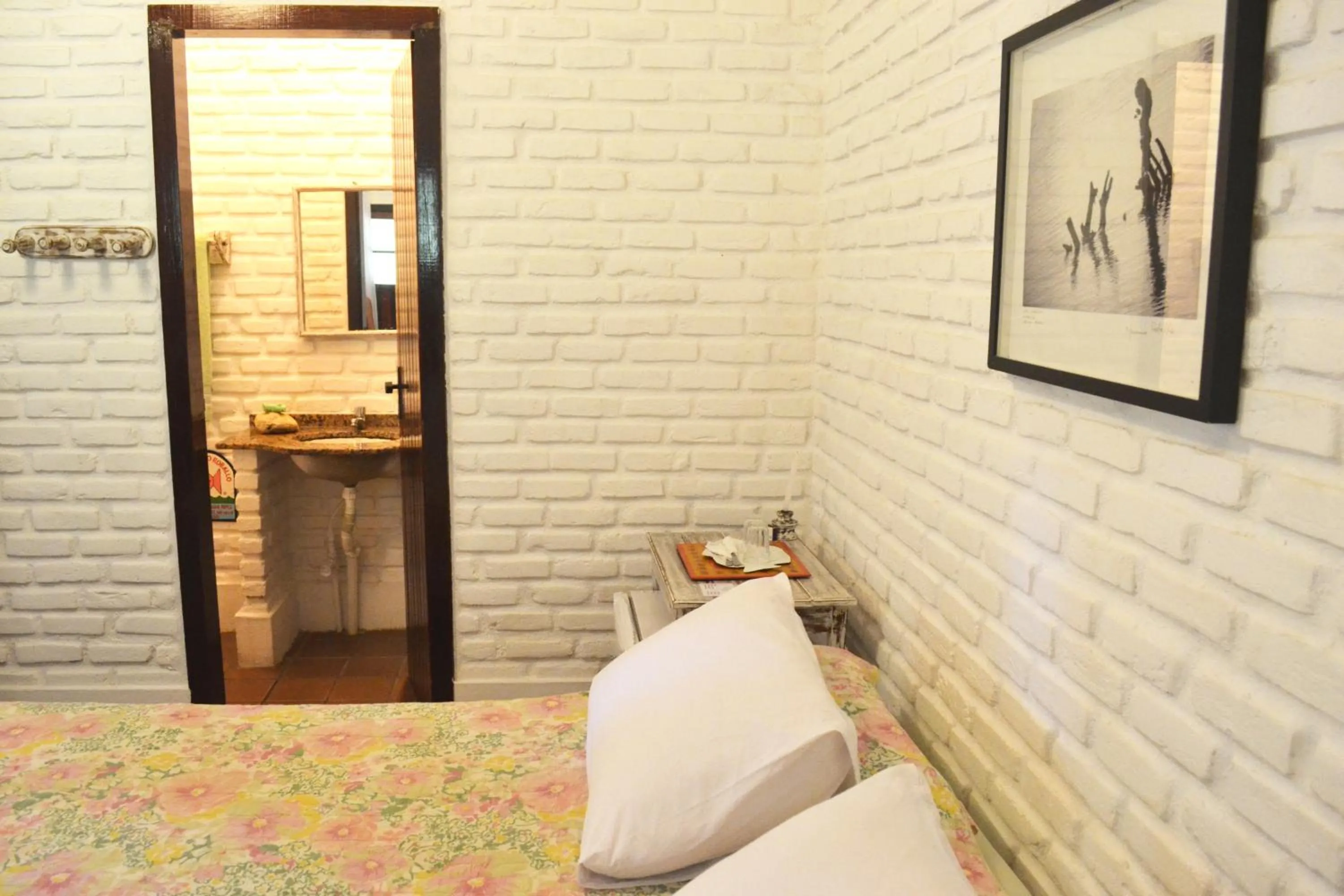 Bedroom, Bed in Pousada do Roballo