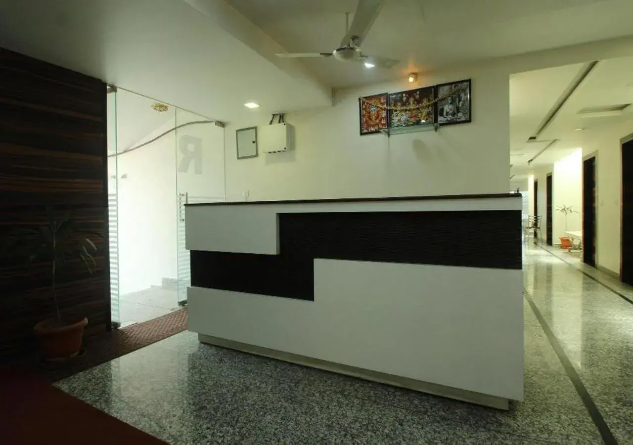 Facade/entrance in Regal Residency Facade/entrance in Regal Residency