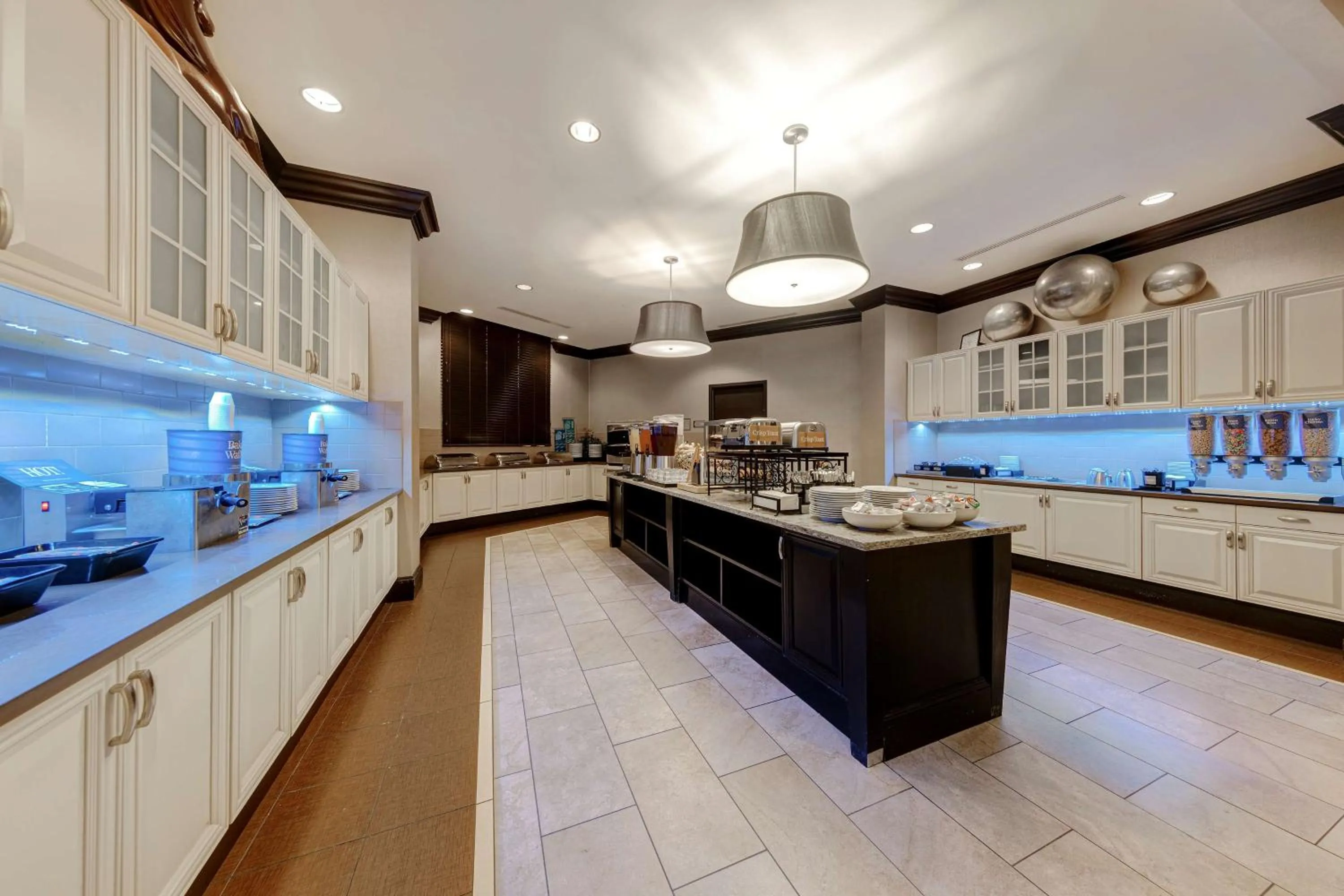 Breakfast in Homewood Suites Nashville Vanderbilt