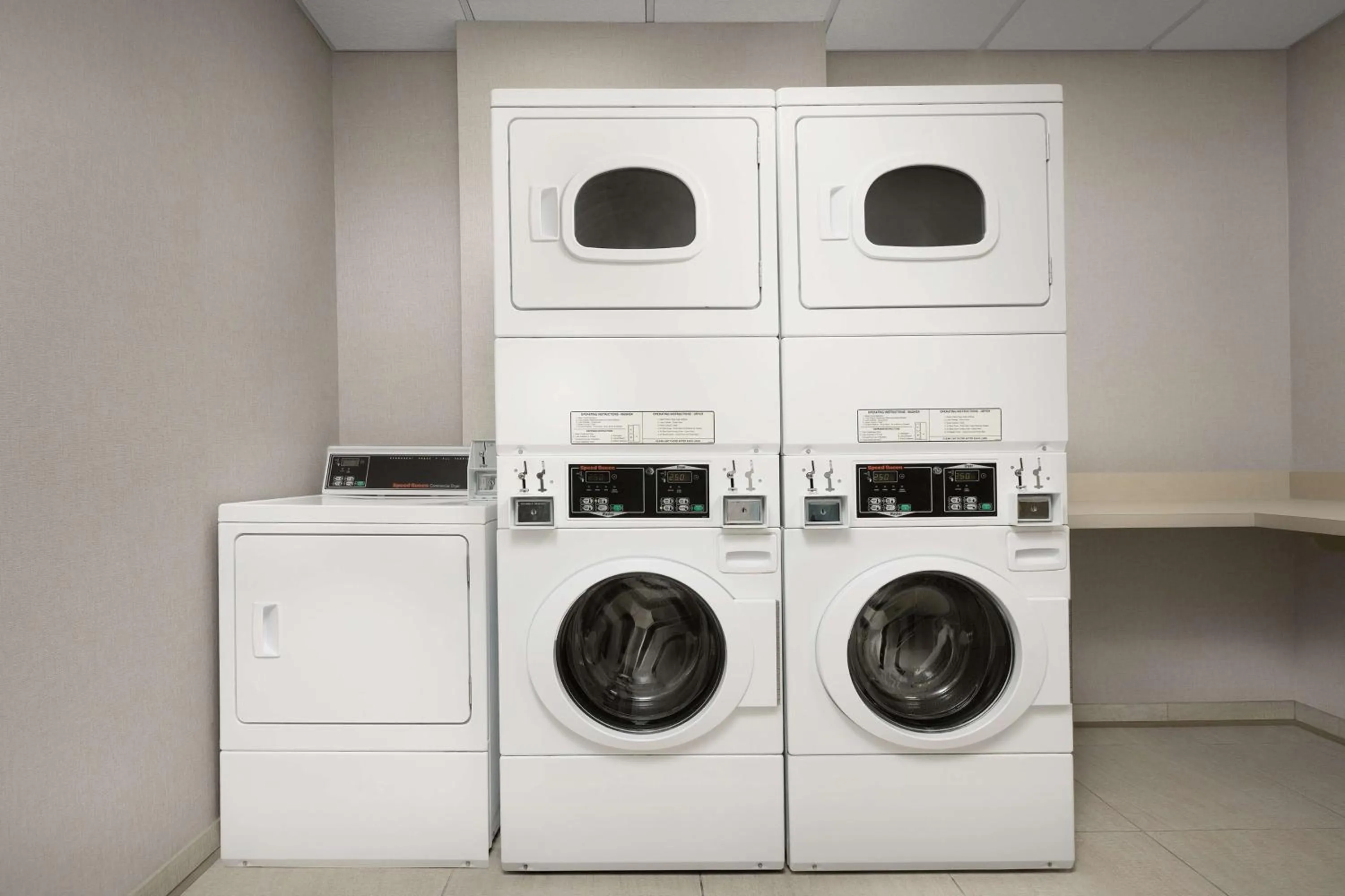 laundry in Hampton Inn & Suites Orlando North Altamonte Springs