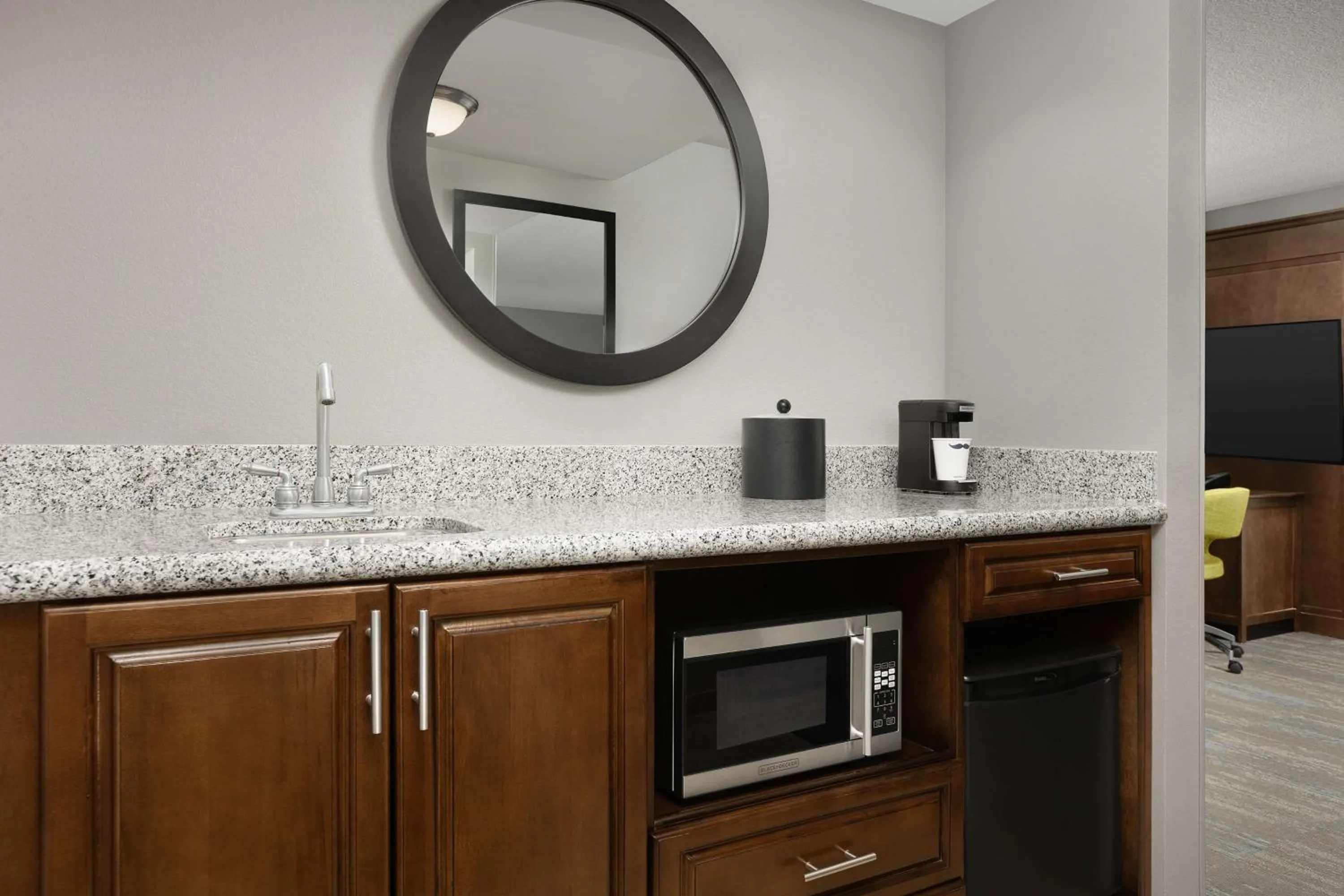 Photo of the whole room in Hampton Inn & Suites Orlando North Altamonte Springs