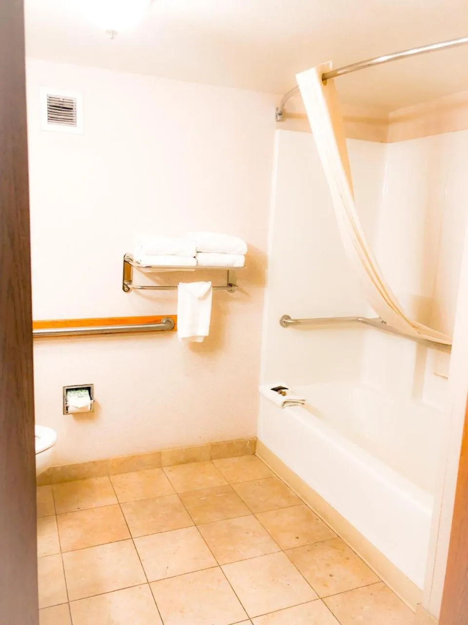 Bathroom in Sunrise Inn