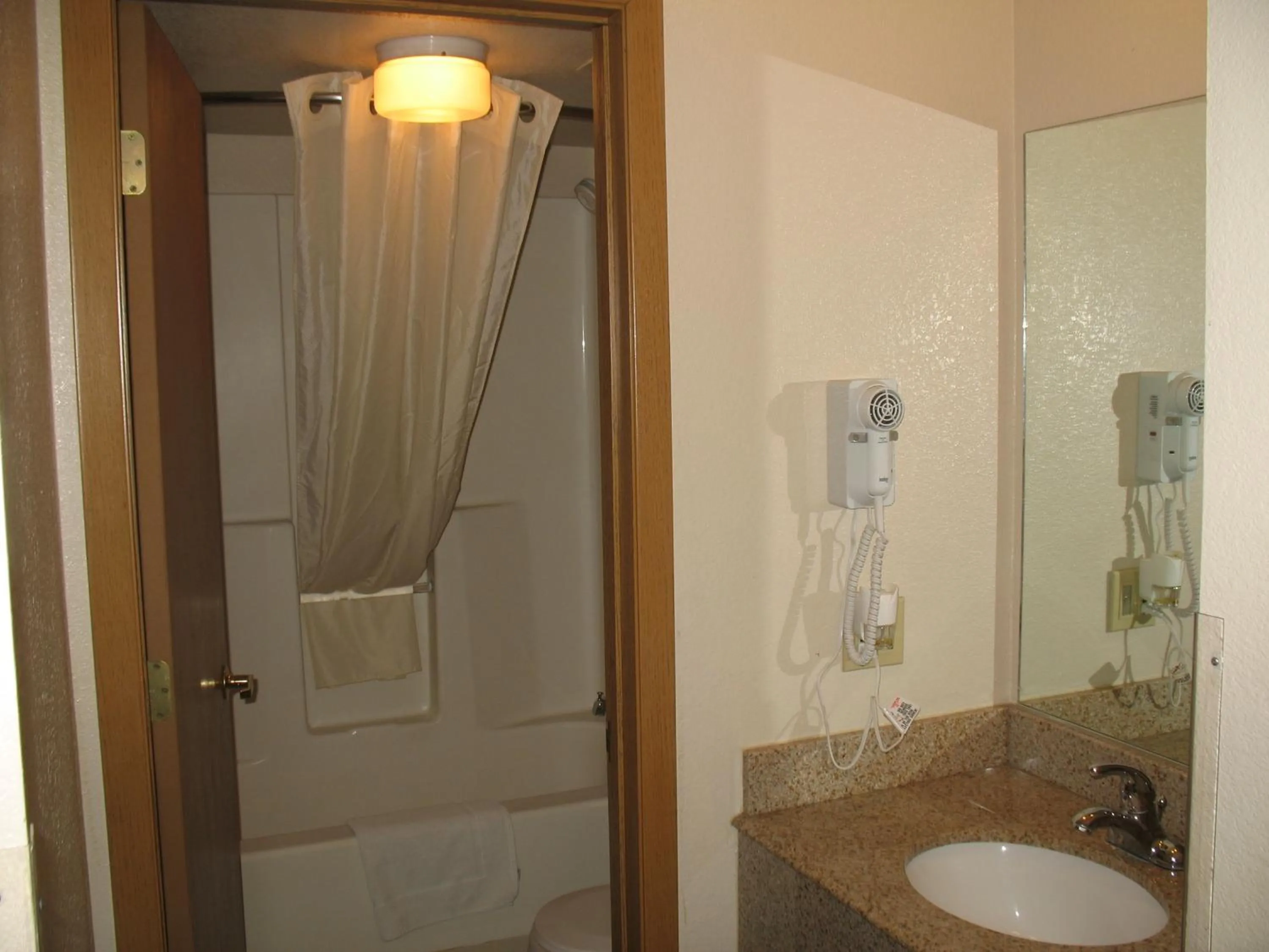 Bathroom in Sunrise Inn