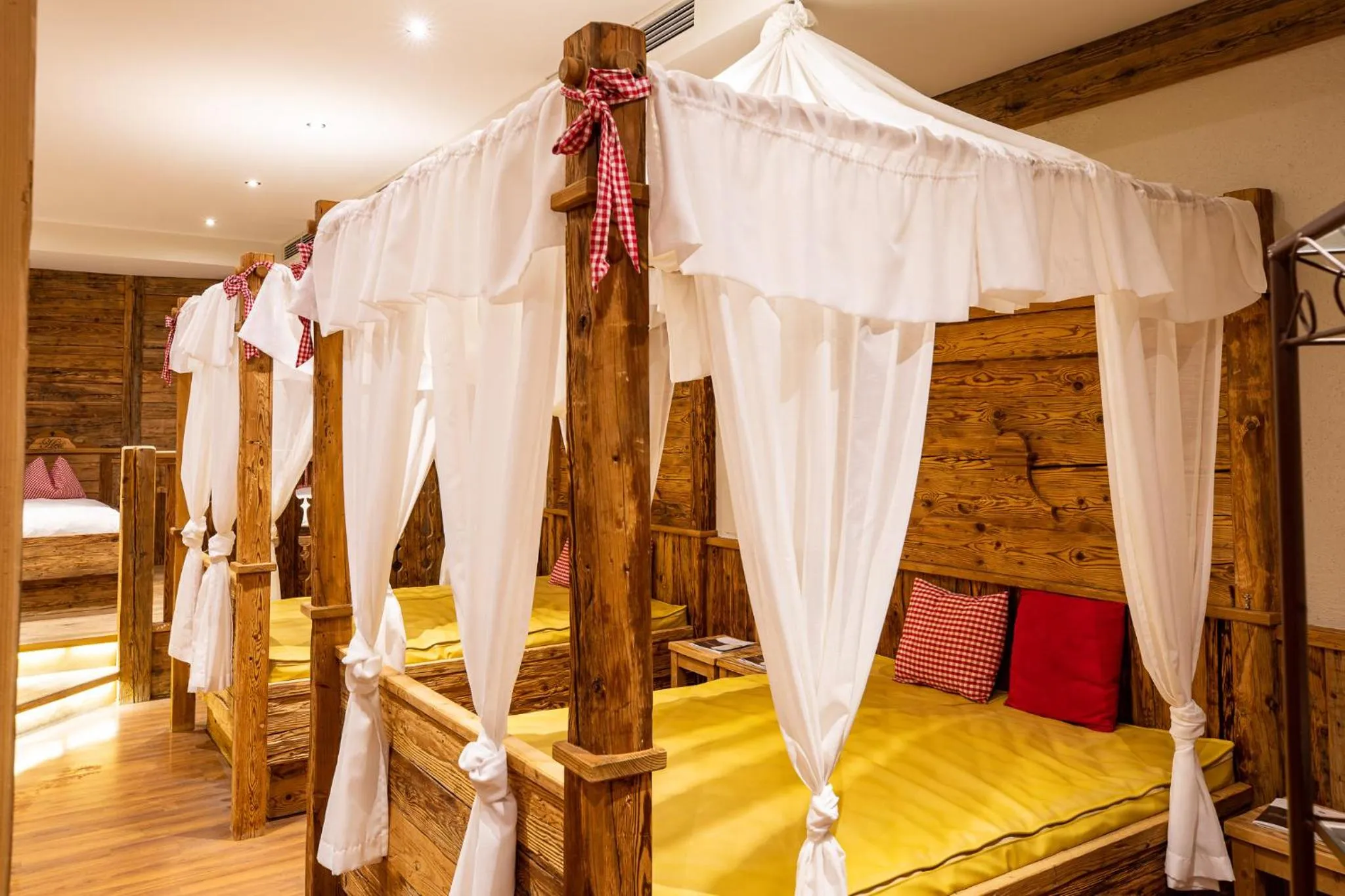 Sauna, Bed in Parkhotel