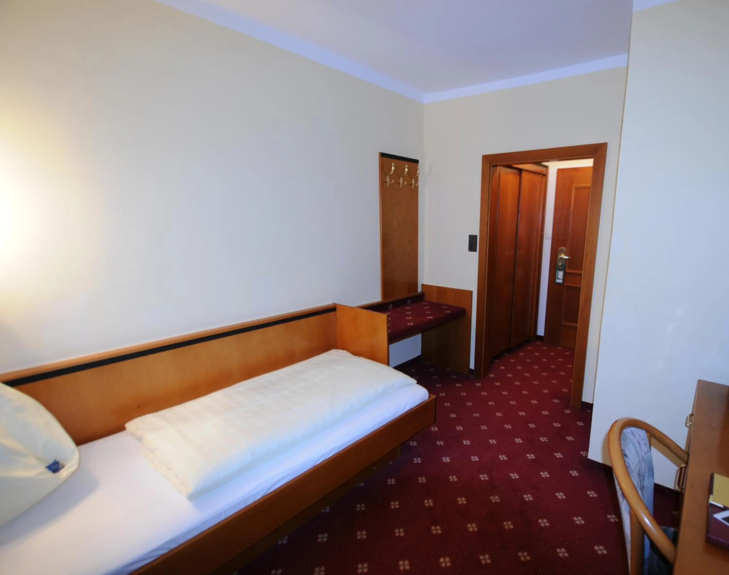 Photo of the whole room, Bed in Parkhotel