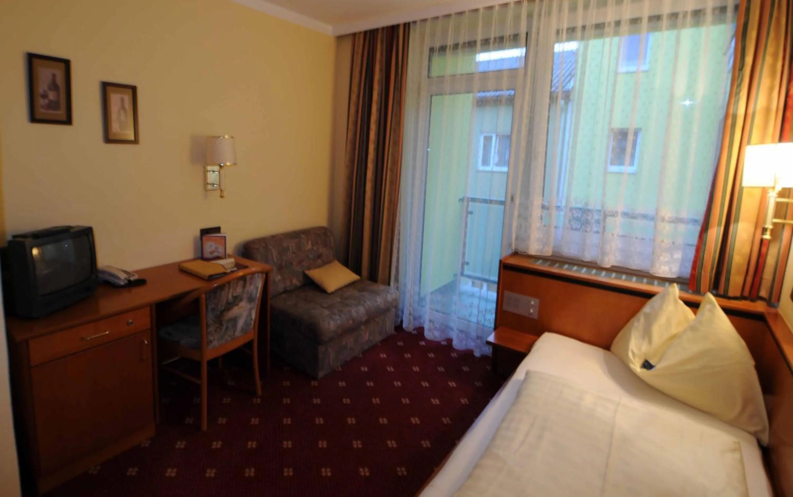 Photo of the whole room, Bed in Parkhotel