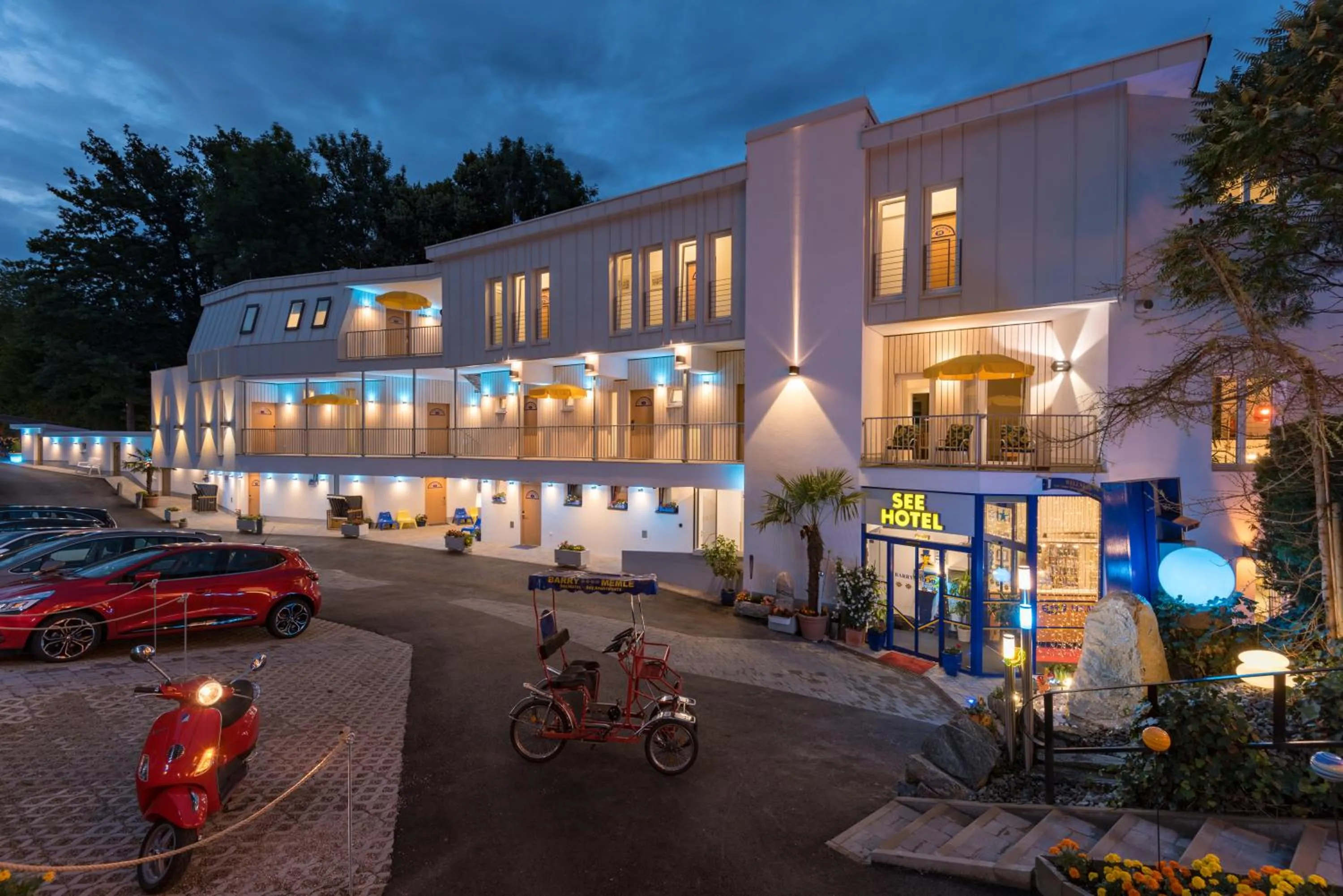 Patio in Barry Memle Directly at the Lake