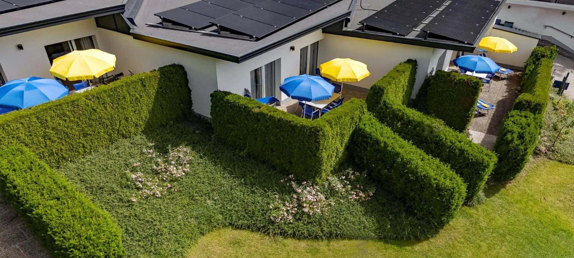 Property building in Barry Memle Directly at the Lake