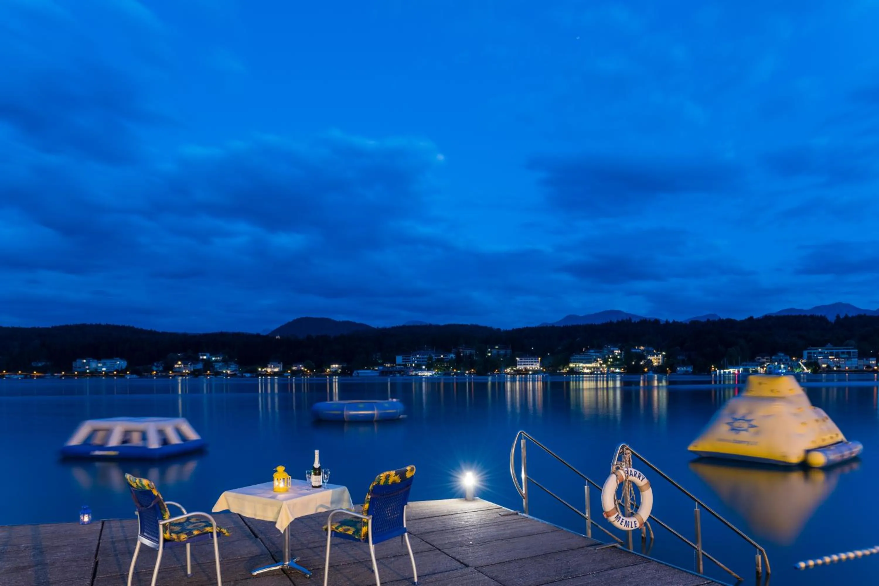 Beach in Barry Memle Directly at the Lake