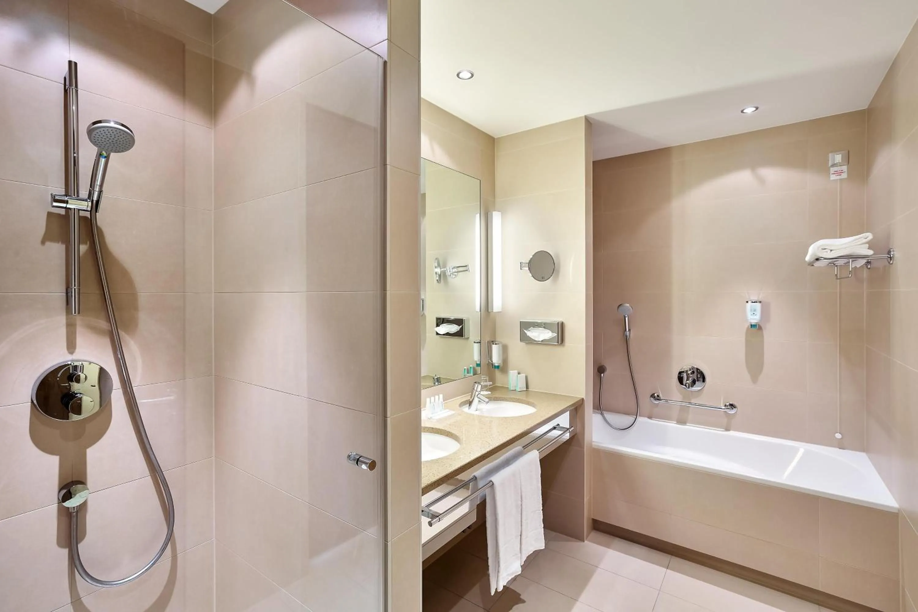 Shower in Austria Trend Hotel Savoyen Vienna - 4 stars superior