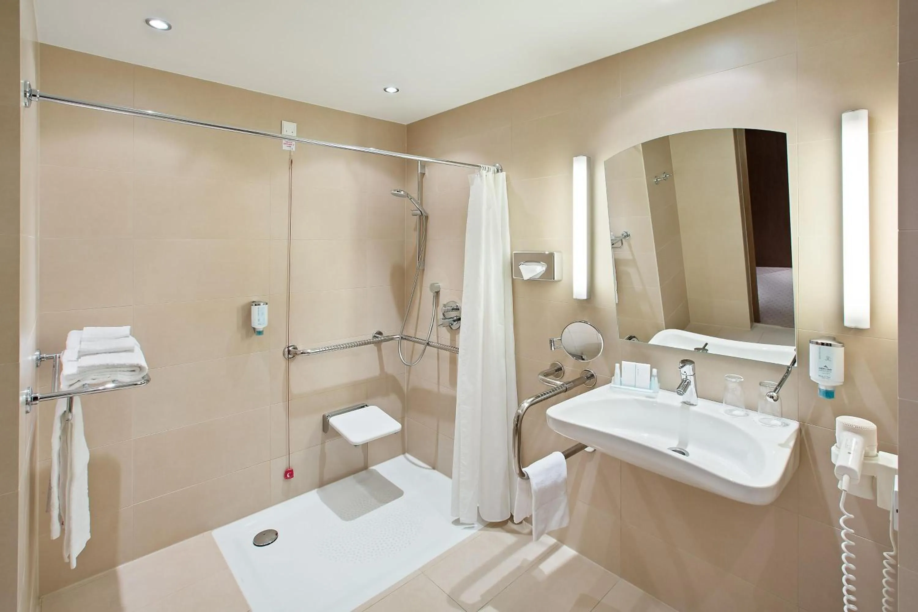 Shower in Austria Trend Hotel Savoyen Vienna - 4 stars superior
