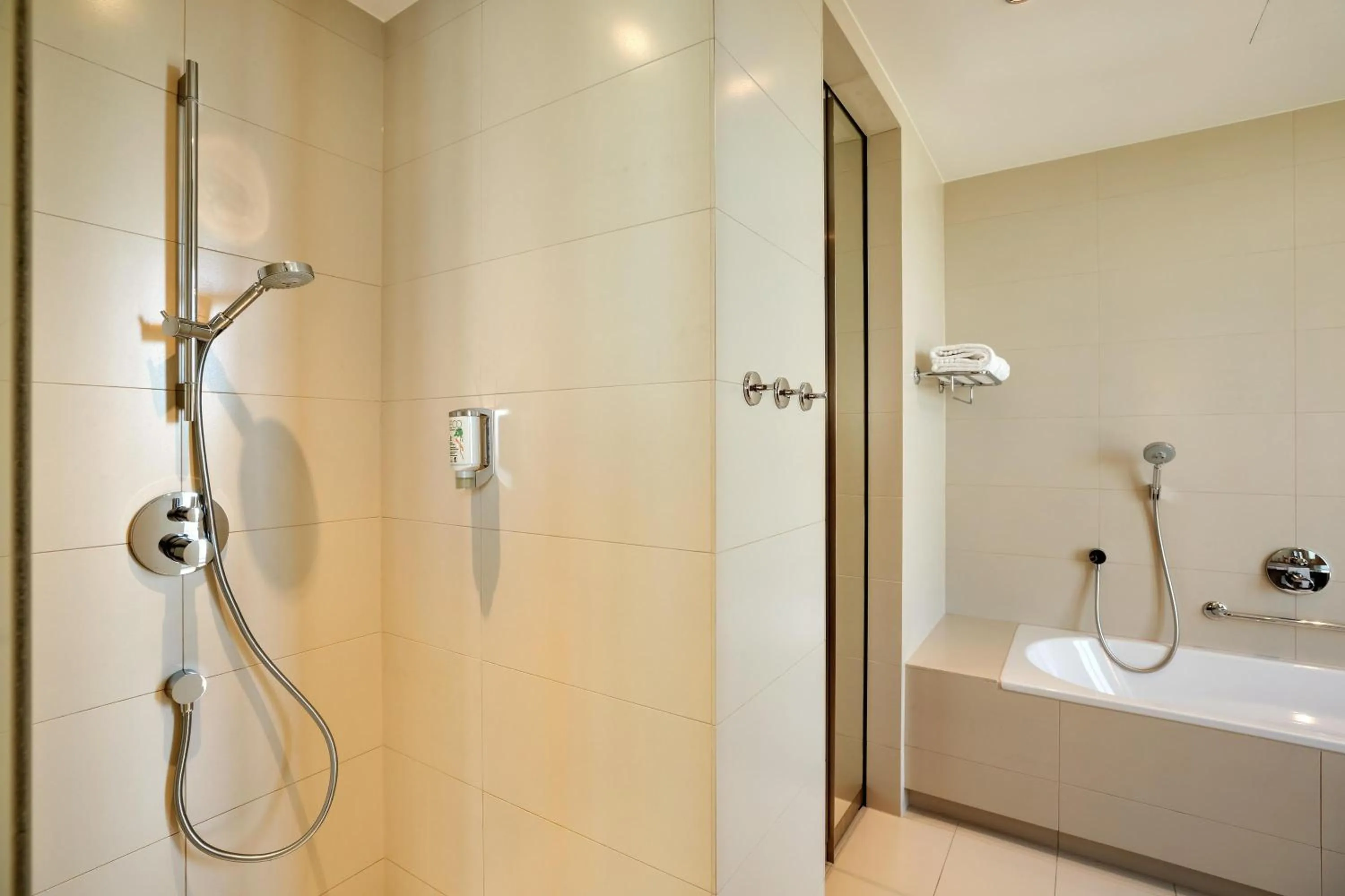 Shower in Austria Trend Hotel Savoyen Vienna - 4 stars superior