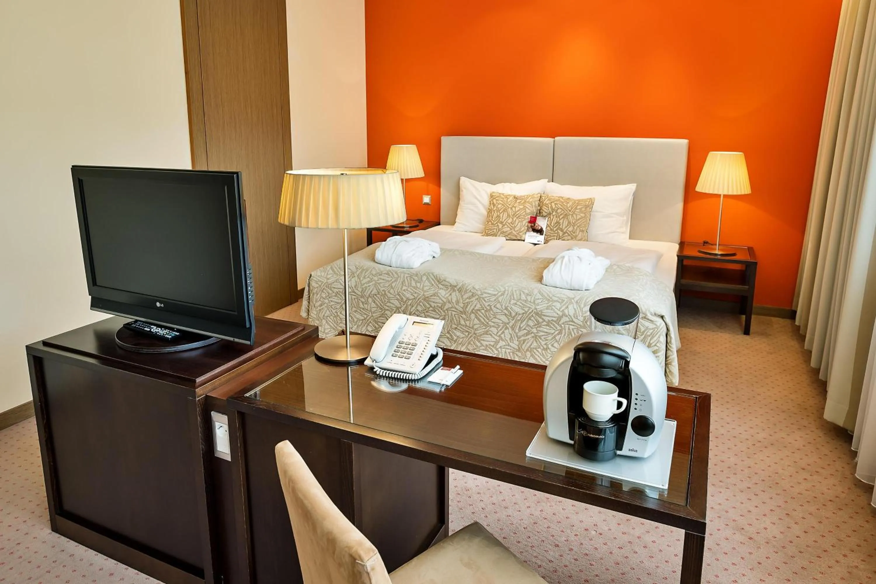 TV and multimedia, Bed in Austria Trend Hotel Savoyen Vienna - 4 stars superior