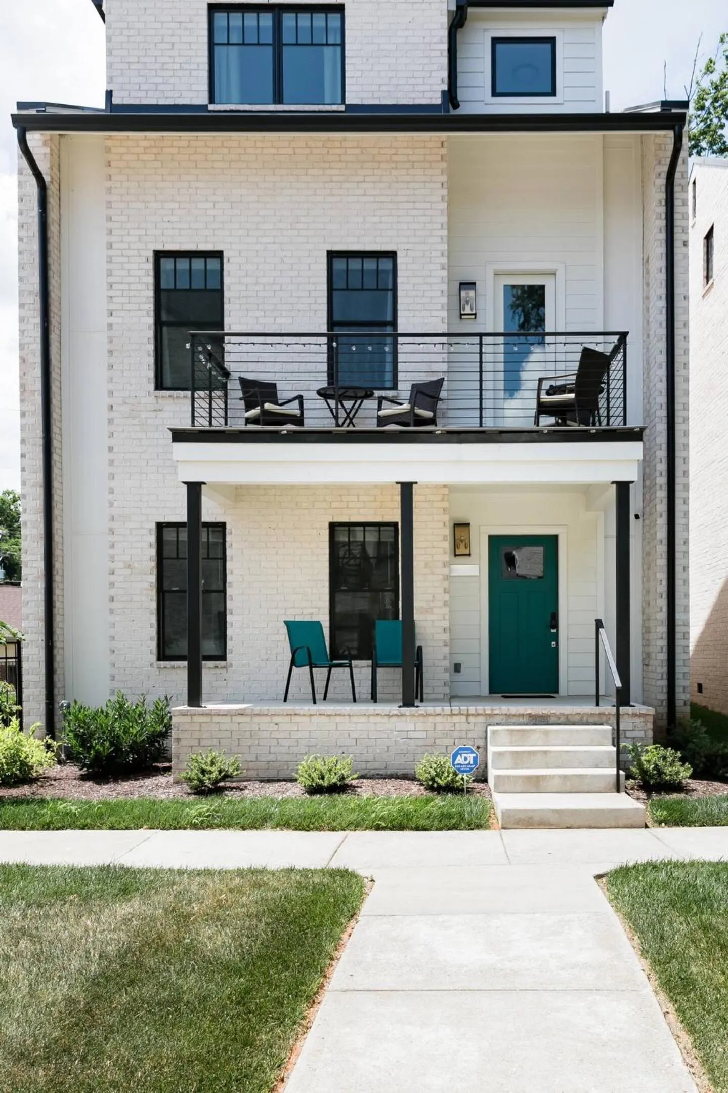 Facade/entrance in Brand New Luxury Home near Downtown