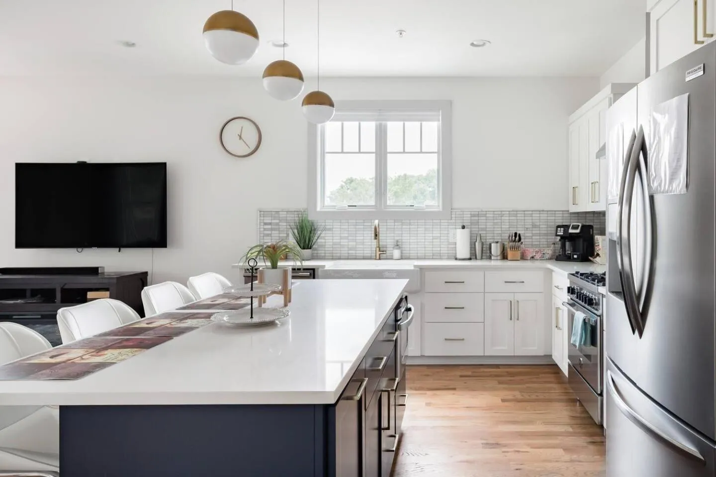 TV and multimedia in Brand New Luxury Home near Downtown