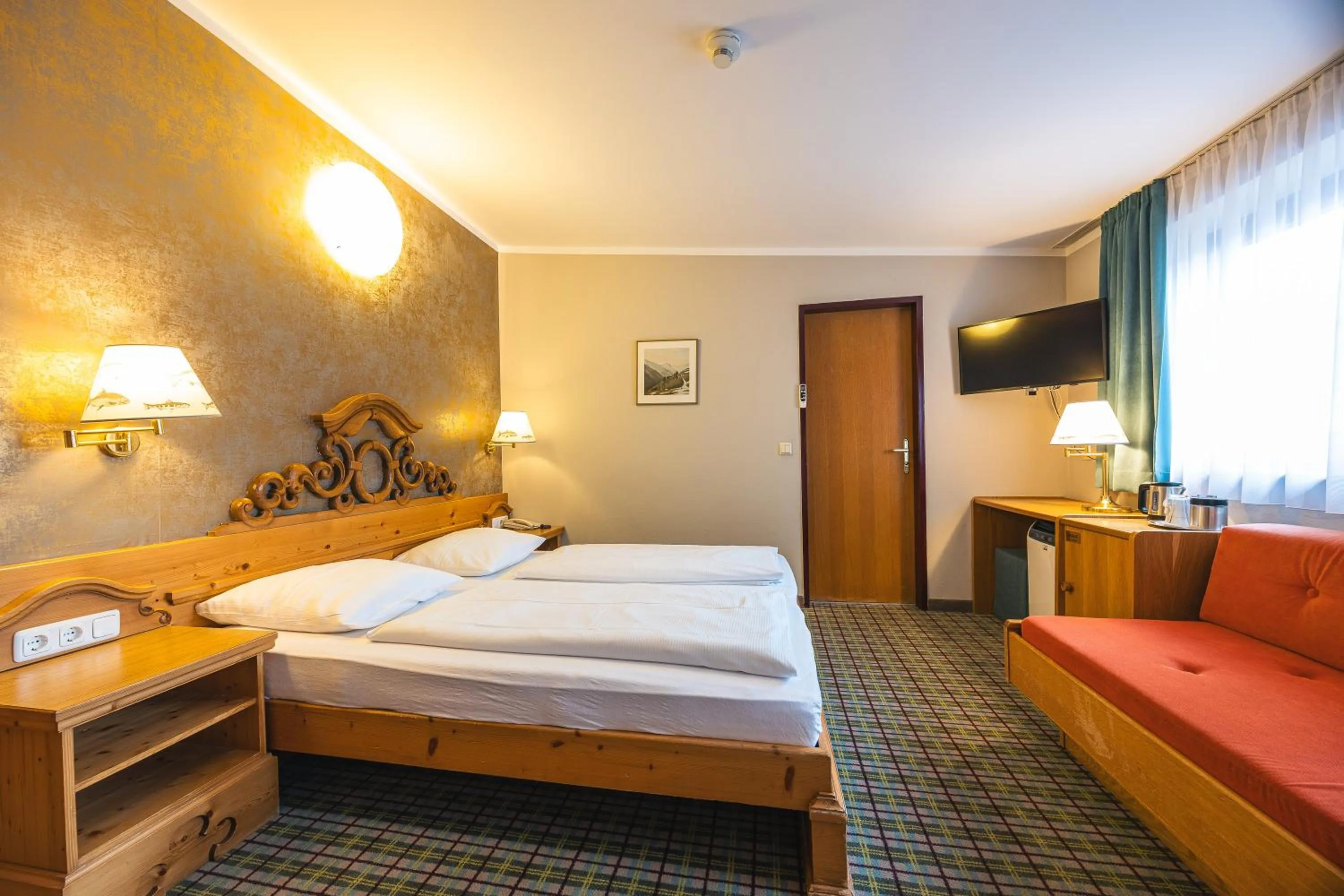 Photo of the whole room, Bed in Fish'Inn Zell - Hotel Fischerwirt