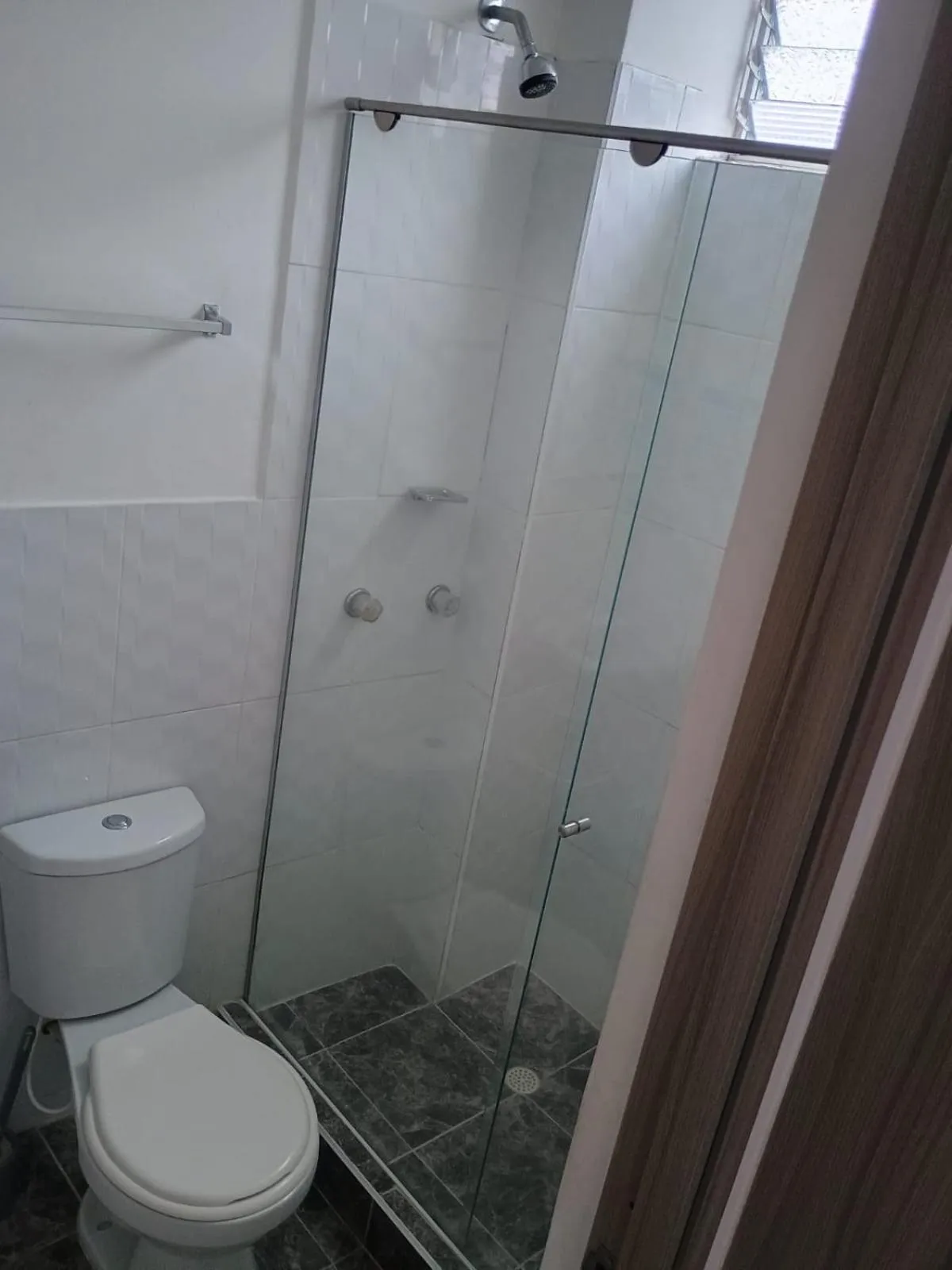 Shower in Hotel Cafe Estrella