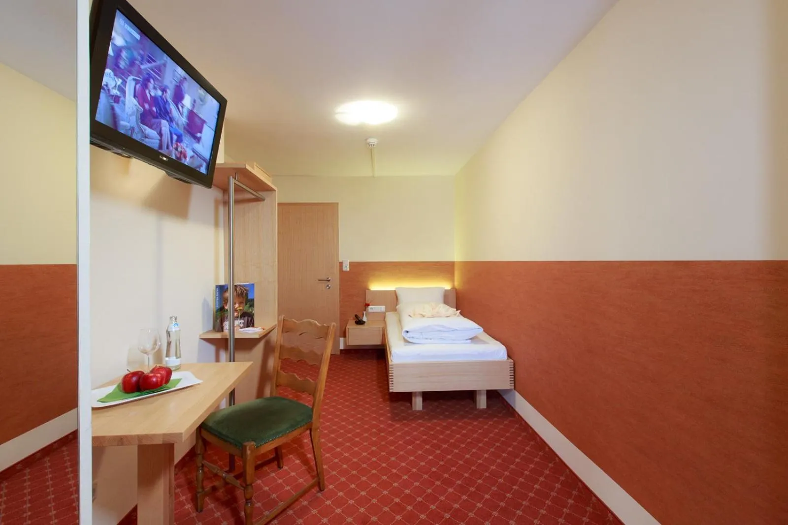 Bed in Familienhotel Adler