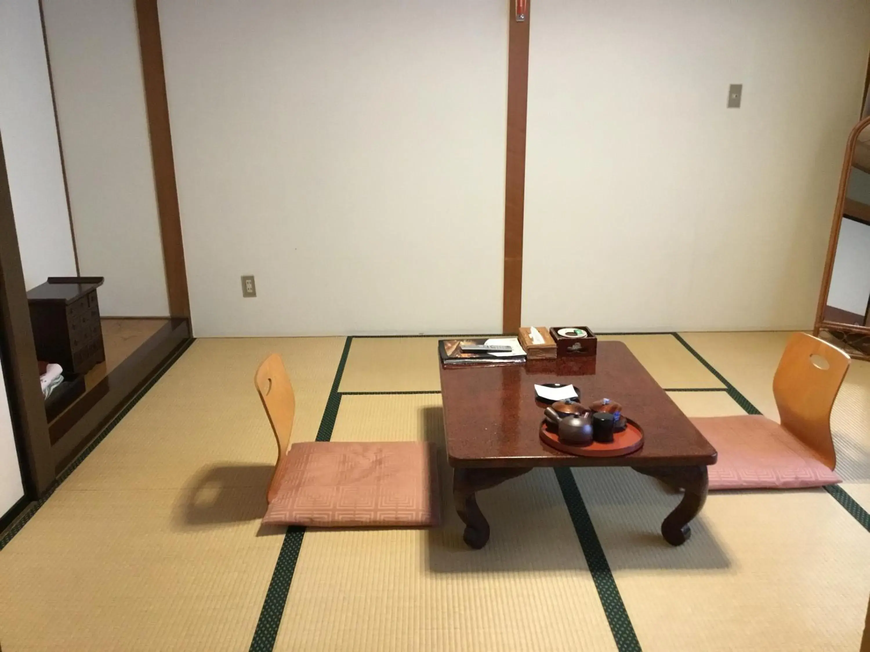 Japanese-Style Triple Room with Shared Bathroom in Yakushi no Yu Yumotokan Japanese-Style Triple Room with Shared Bathroom in Yakushi no Yu Yumotokan