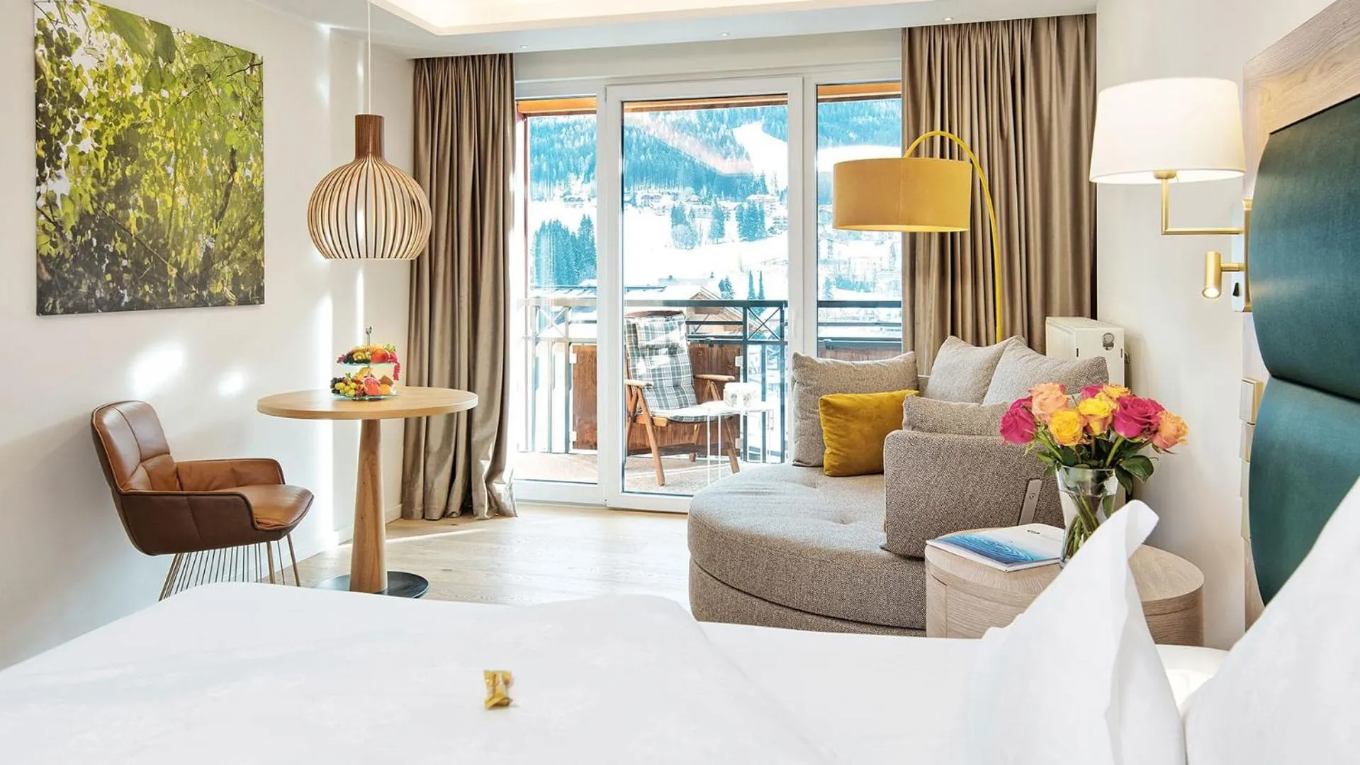 Bed in DAS RONACHER Thermal Spa Hotel