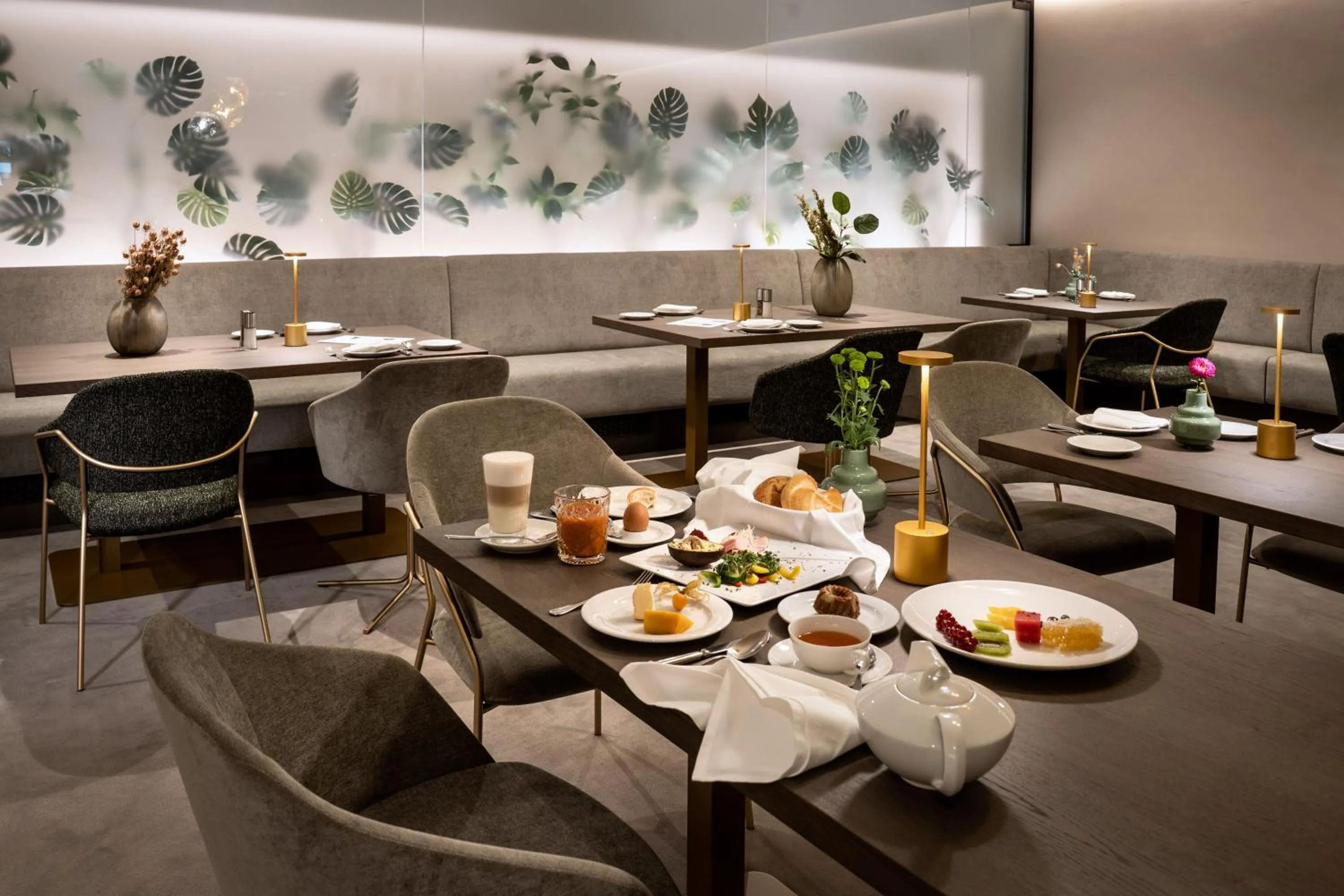 Breakfast in DAS RONACHER Thermal Spa Hotel