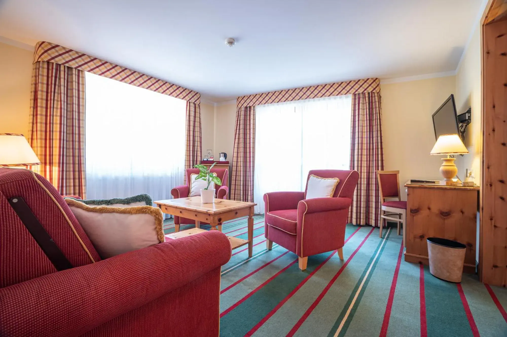 Suite with Balcony in Hotel Kaiserhof Kitzbühel, 4 Sterne Superior Suite with Balcony in Hotel Kaiserhof Kitzbühel, 4 Sterne Superior