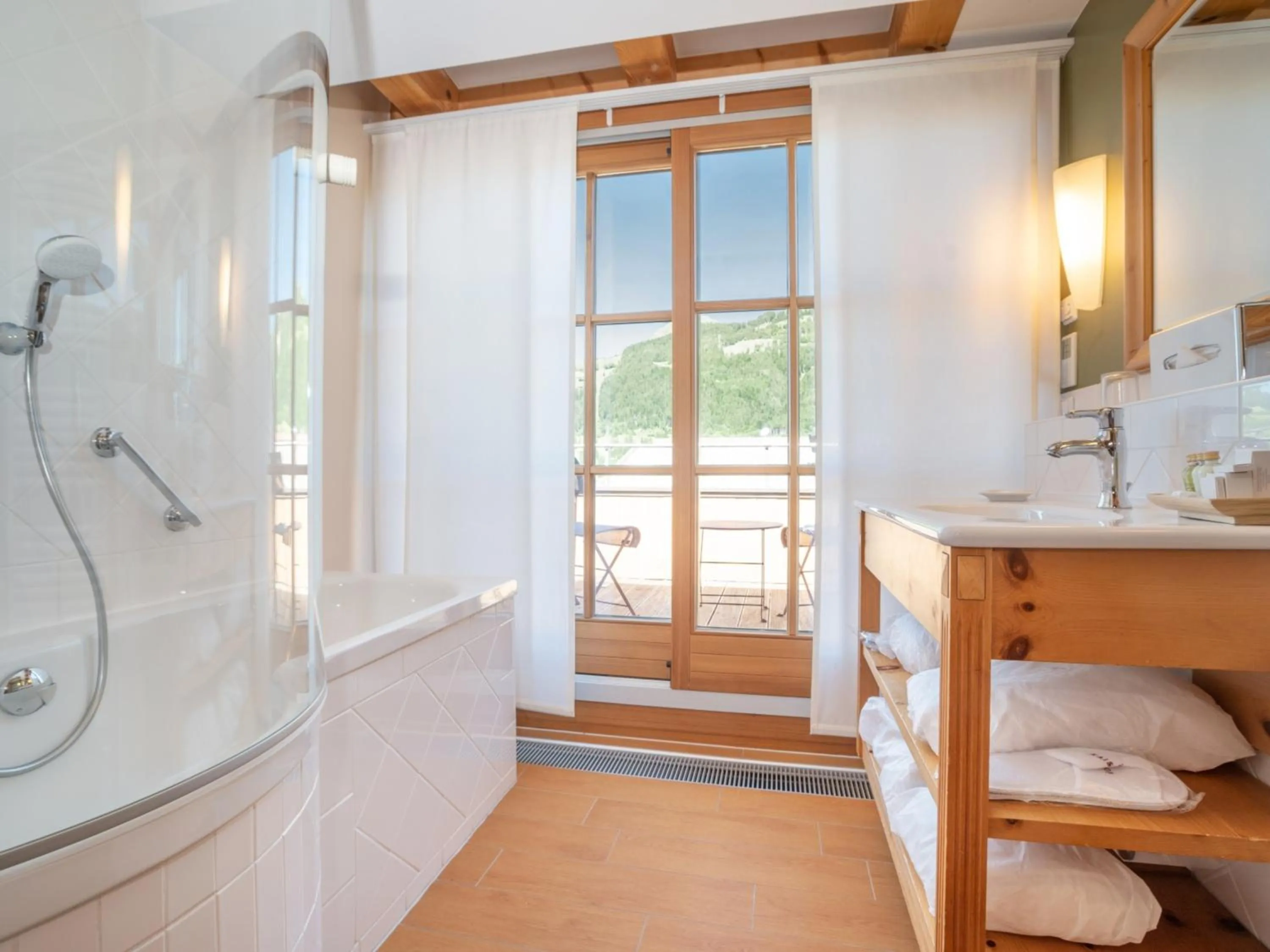 Bathroom in Hotel Kaiserhof Kitzbühel, 4 Sterne Superior