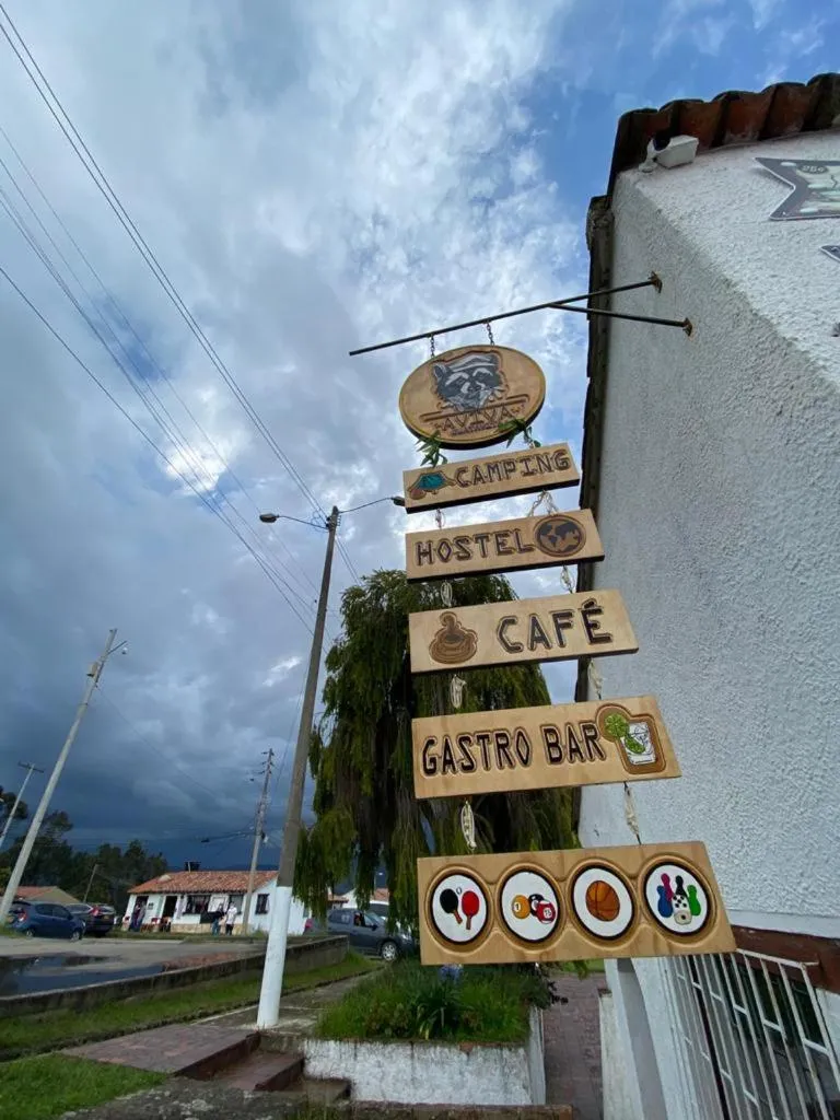 Property building in Club AVIVA Guatavita - Hostel - Restaurante, Disco & Bar