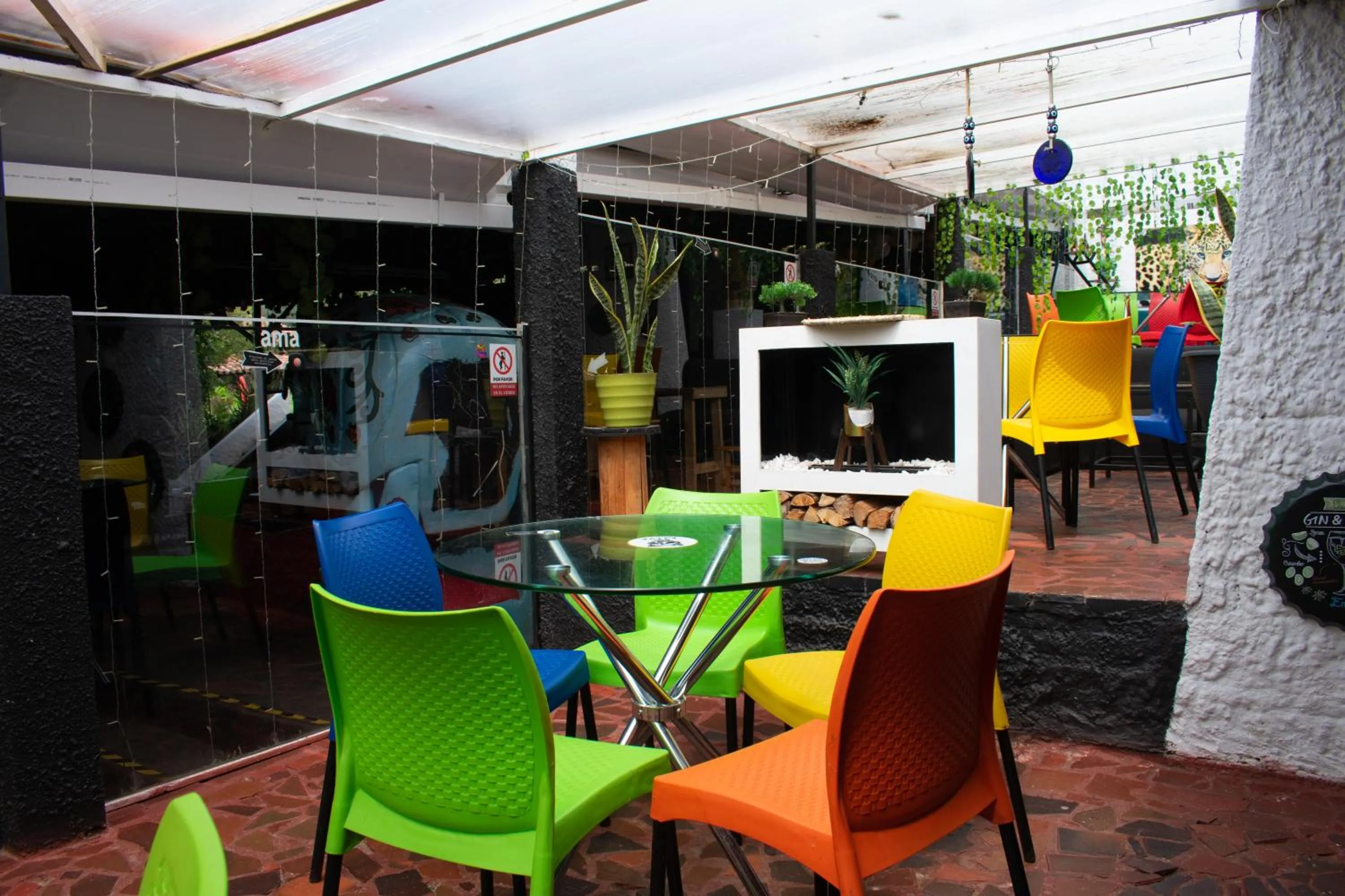 Club AVIVA Guatavita - Hostel - Restaurante, Disco & Bar