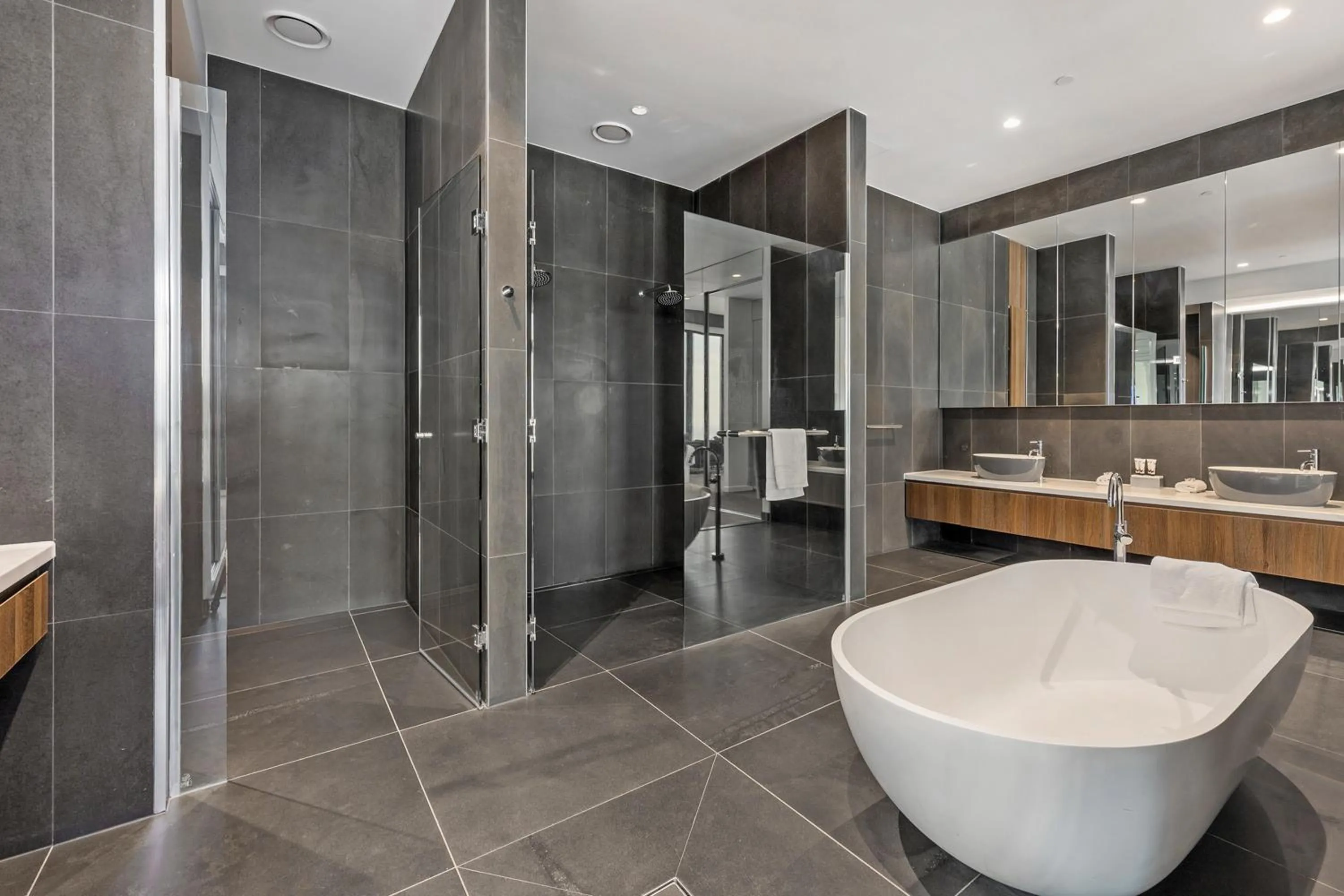 Bathroom in Melbourne City Apartments Panoramic Skyview Penthouse