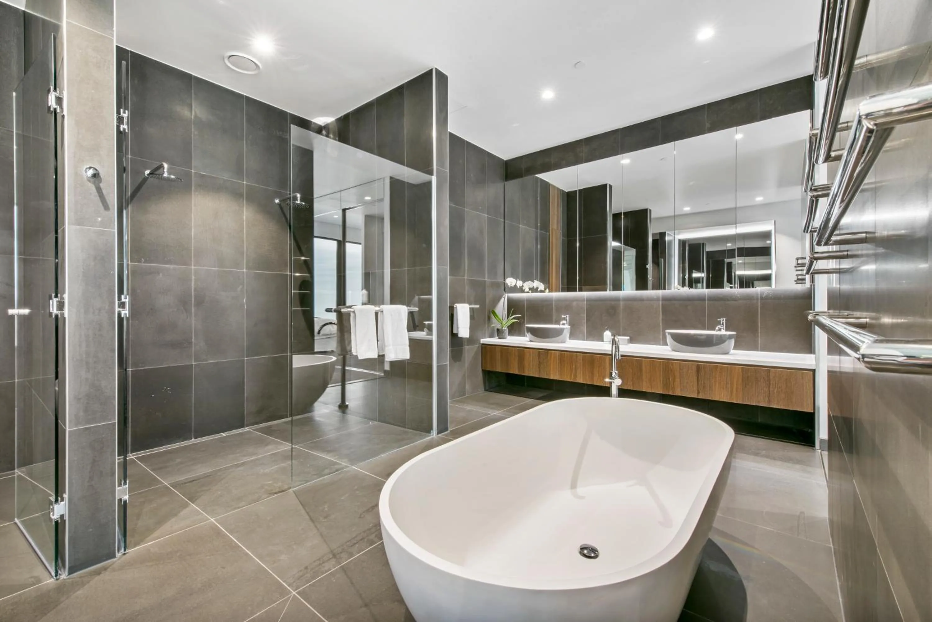 Bathroom in Melbourne City Apartments Panoramic Skyview Penthouse