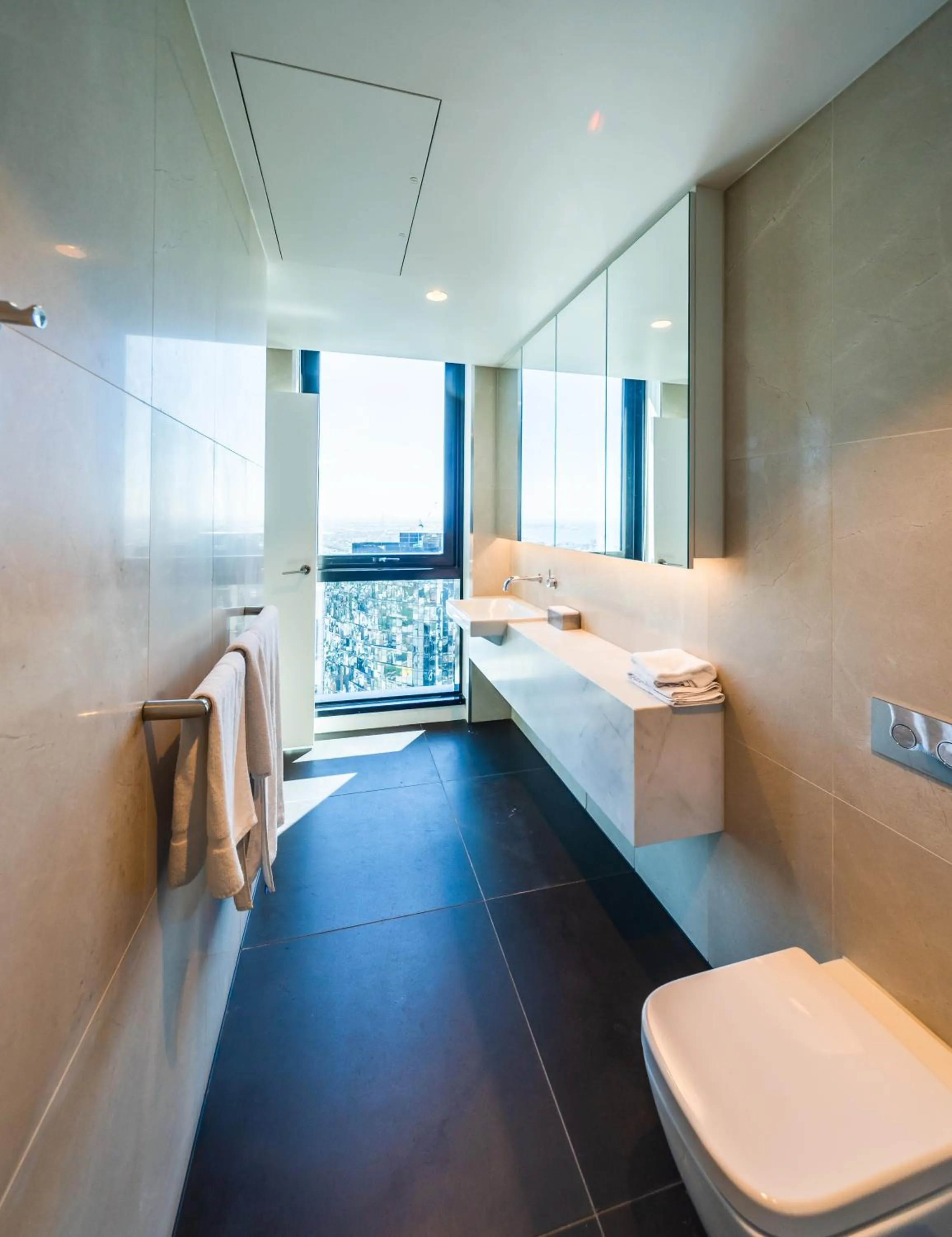 Bathroom in Melbourne City Apartments Panoramic Skyview Penthouse