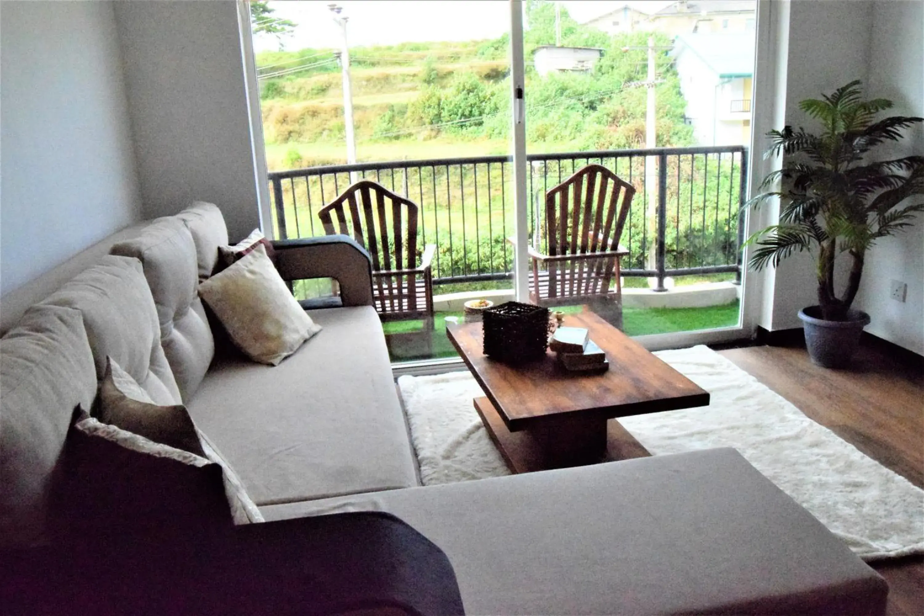 Two-Bedroom Apartment in Lake Infinity Luxury Condos Two-Bedroom Apartment in Lake Infinity Luxury Condos