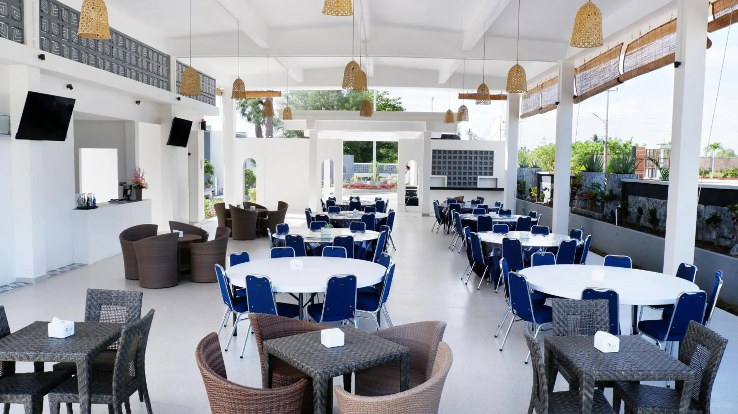 Restaurant/places to eat in One of A Kind Resort @Trikora Beach - Bintan Restaurant/places to eat in One of A Kind Resort @Trikora Beach - Bintan