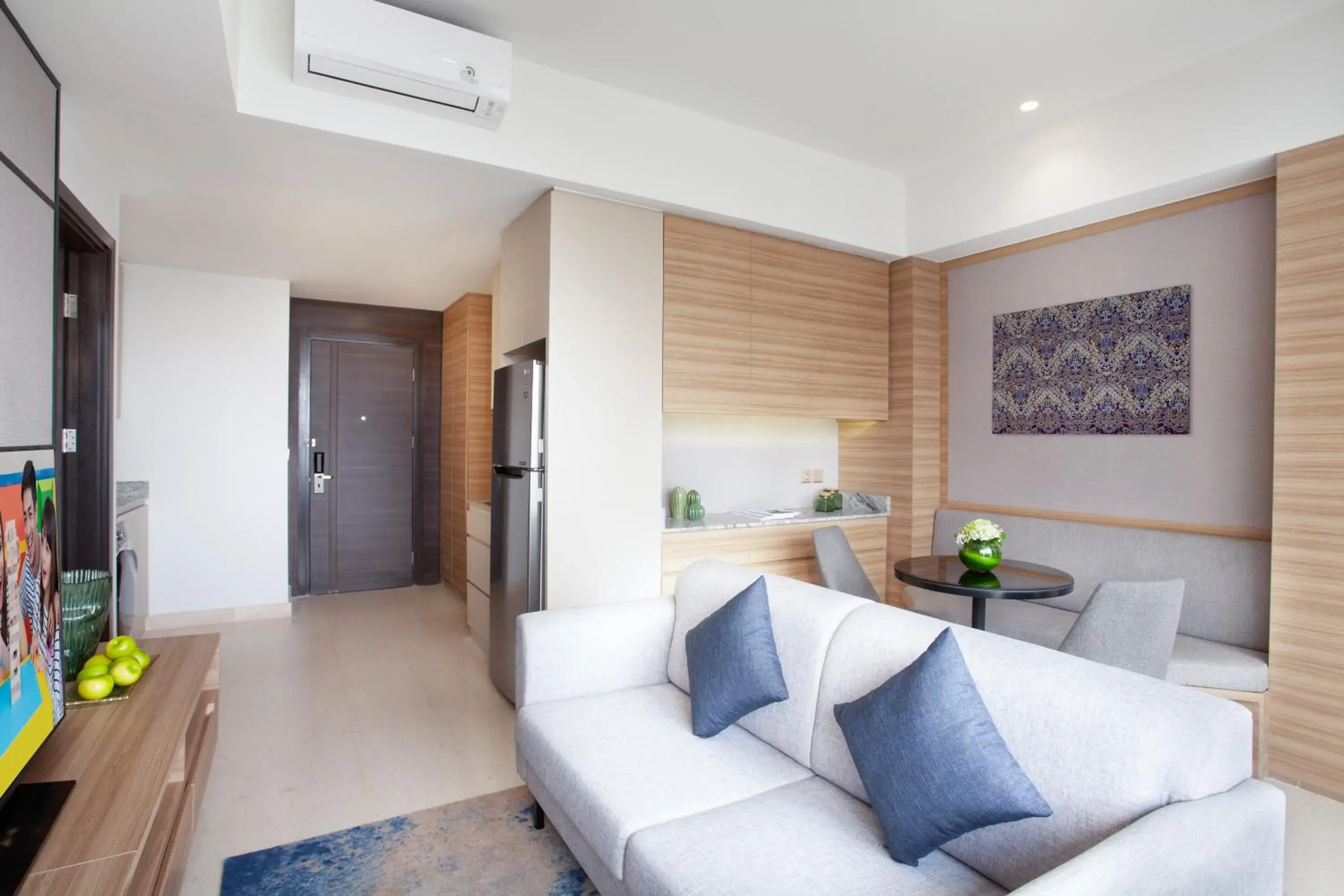 TV and multimedia, Bed in Somerset Sudirman Jakarta TV and multimedia, Bed in Somerset Sudirman Jakarta