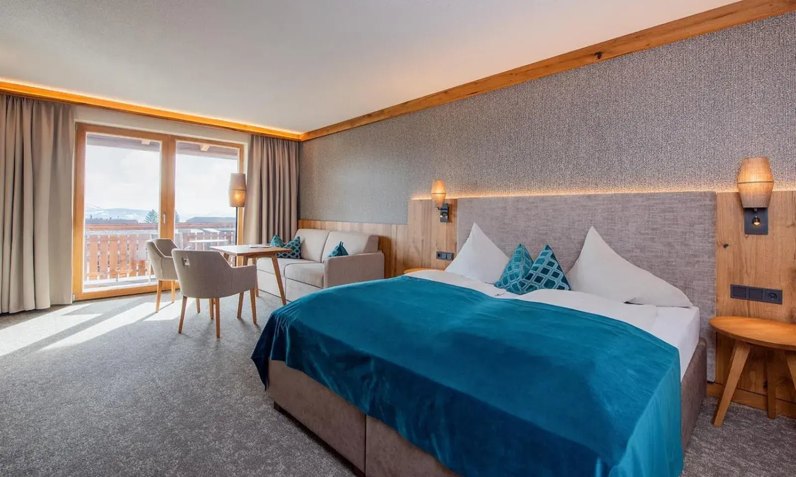 Quadruple Room with Balcony in Hotel Königgut Quadruple Room with Balcony in Hotel Königgut