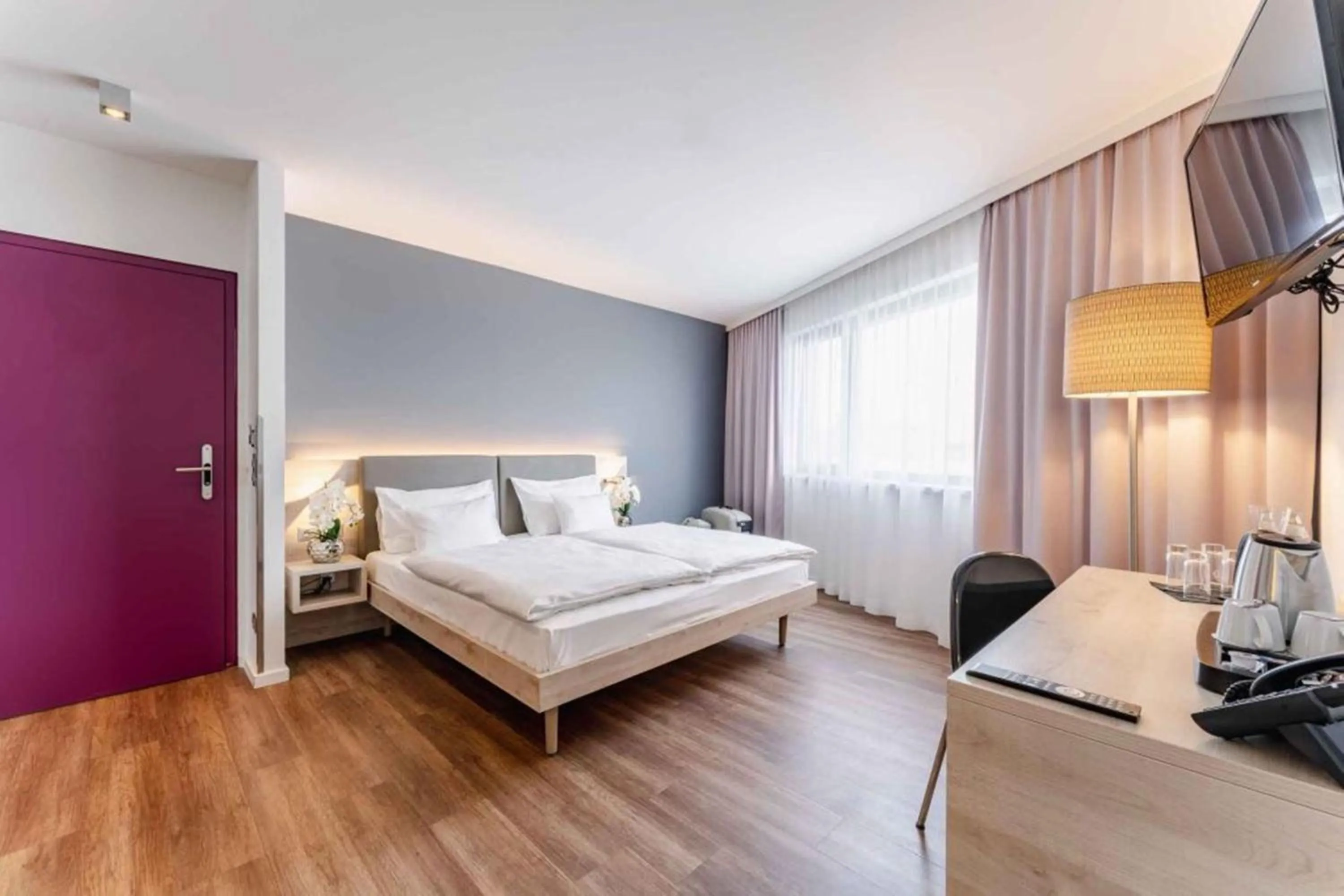 TV and multimedia, Bed in PLAZA INN Wien Gasometer