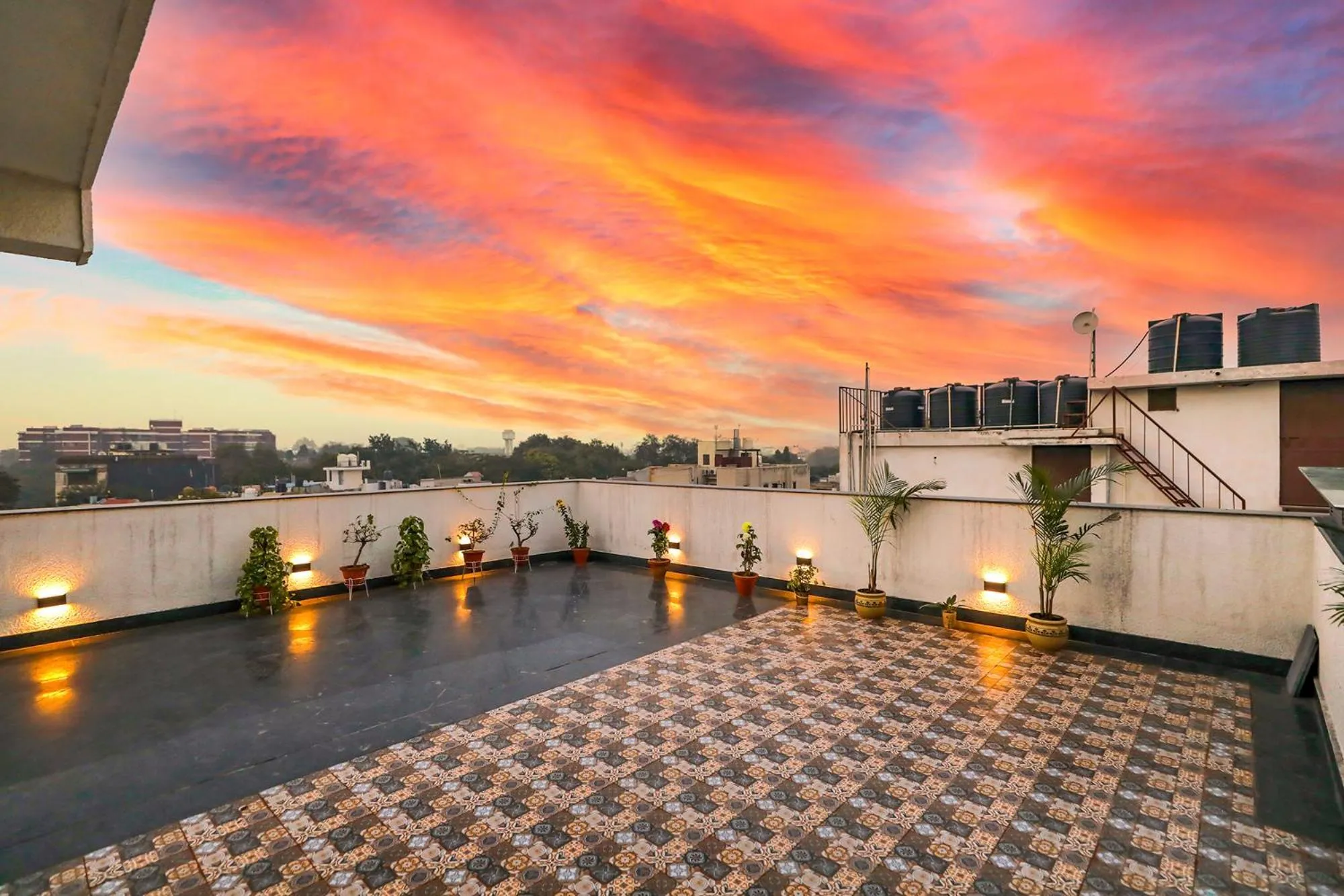 Balcony/Terrace in FabHotel La Paz Stay B&B