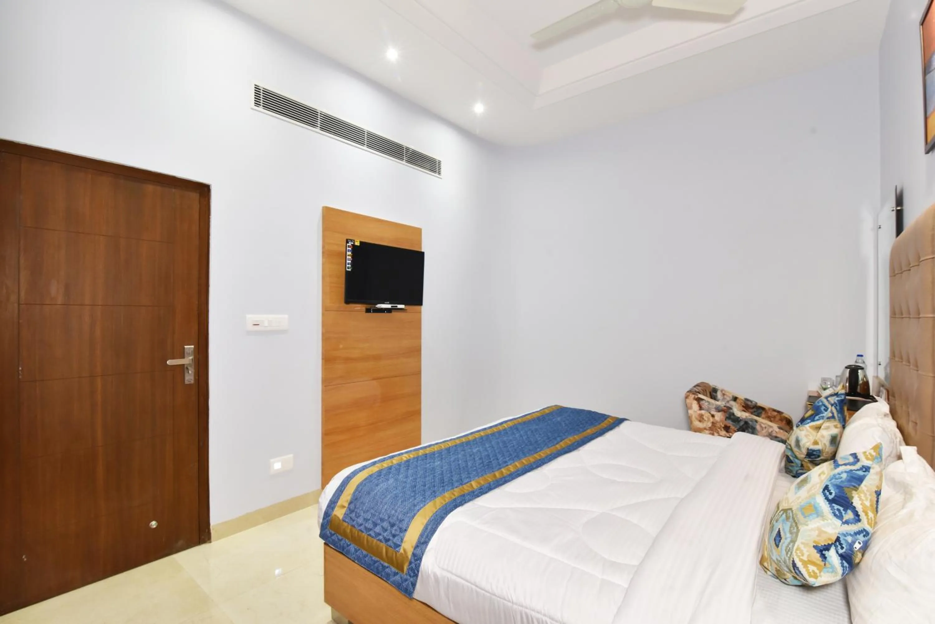 Bed in Hotel Vacation Inn