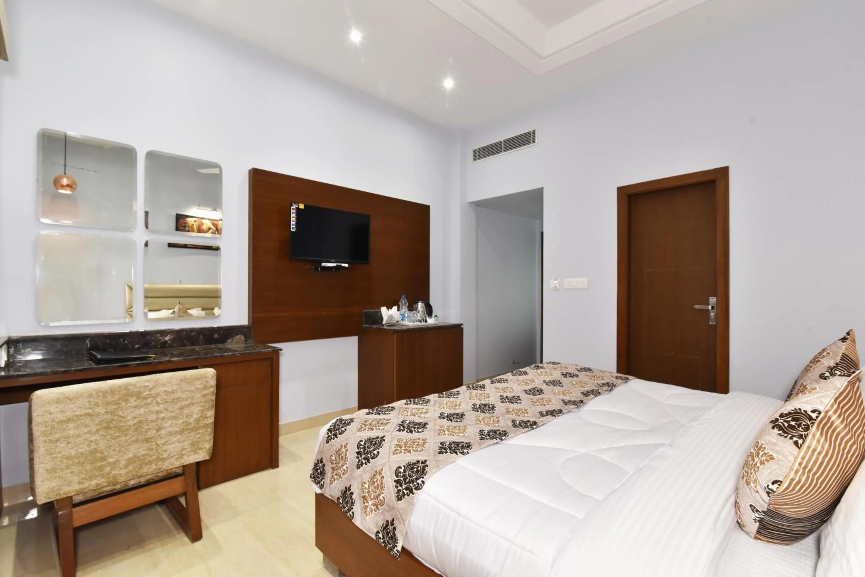 Bed in Hotel Vacation Inn