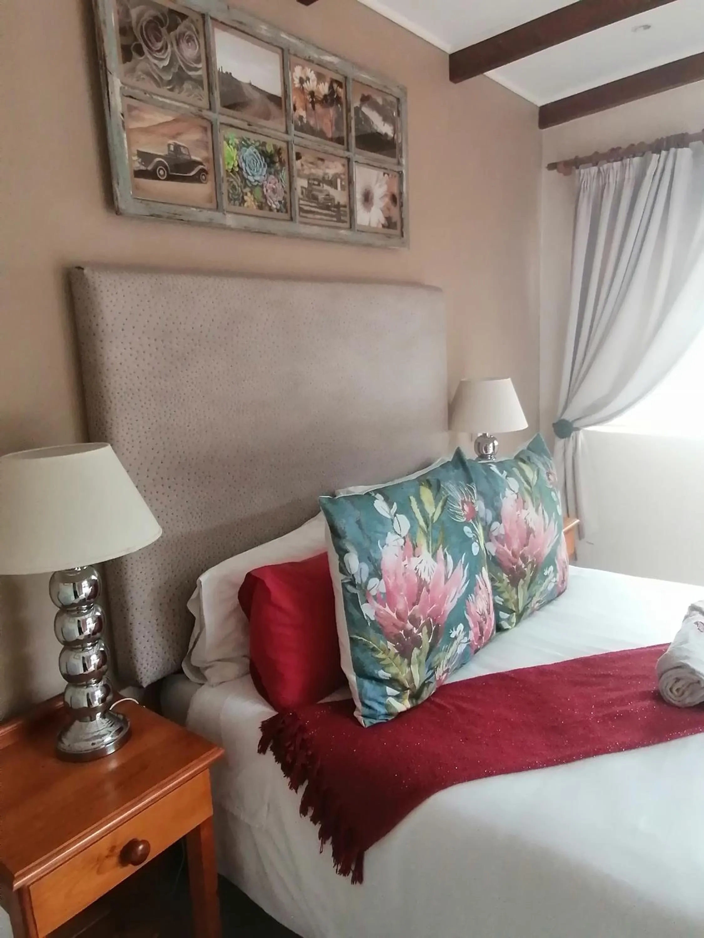 Bed in AVIENTO Guesthouse