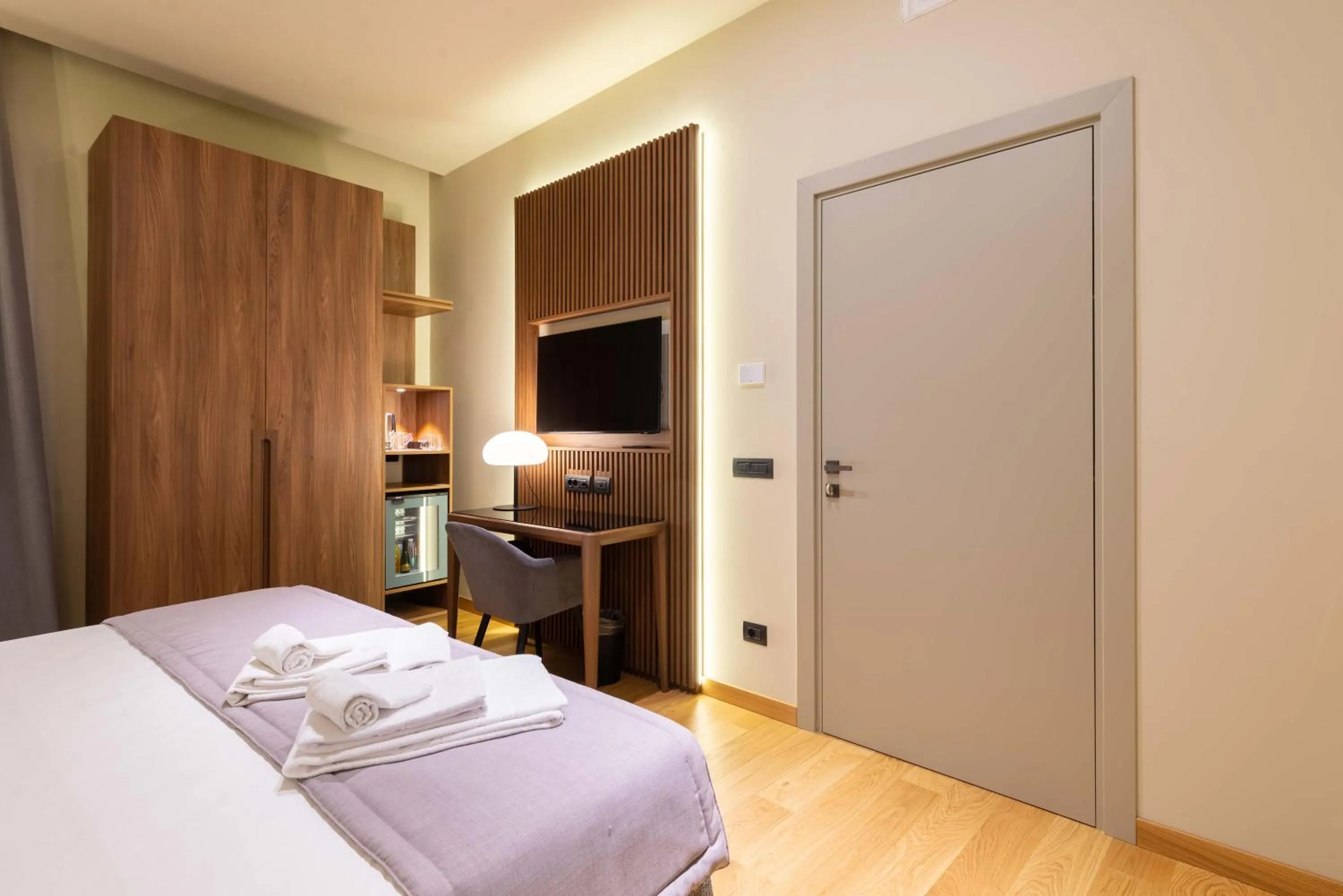 Bed in ELICAL Exclusive Private Suites