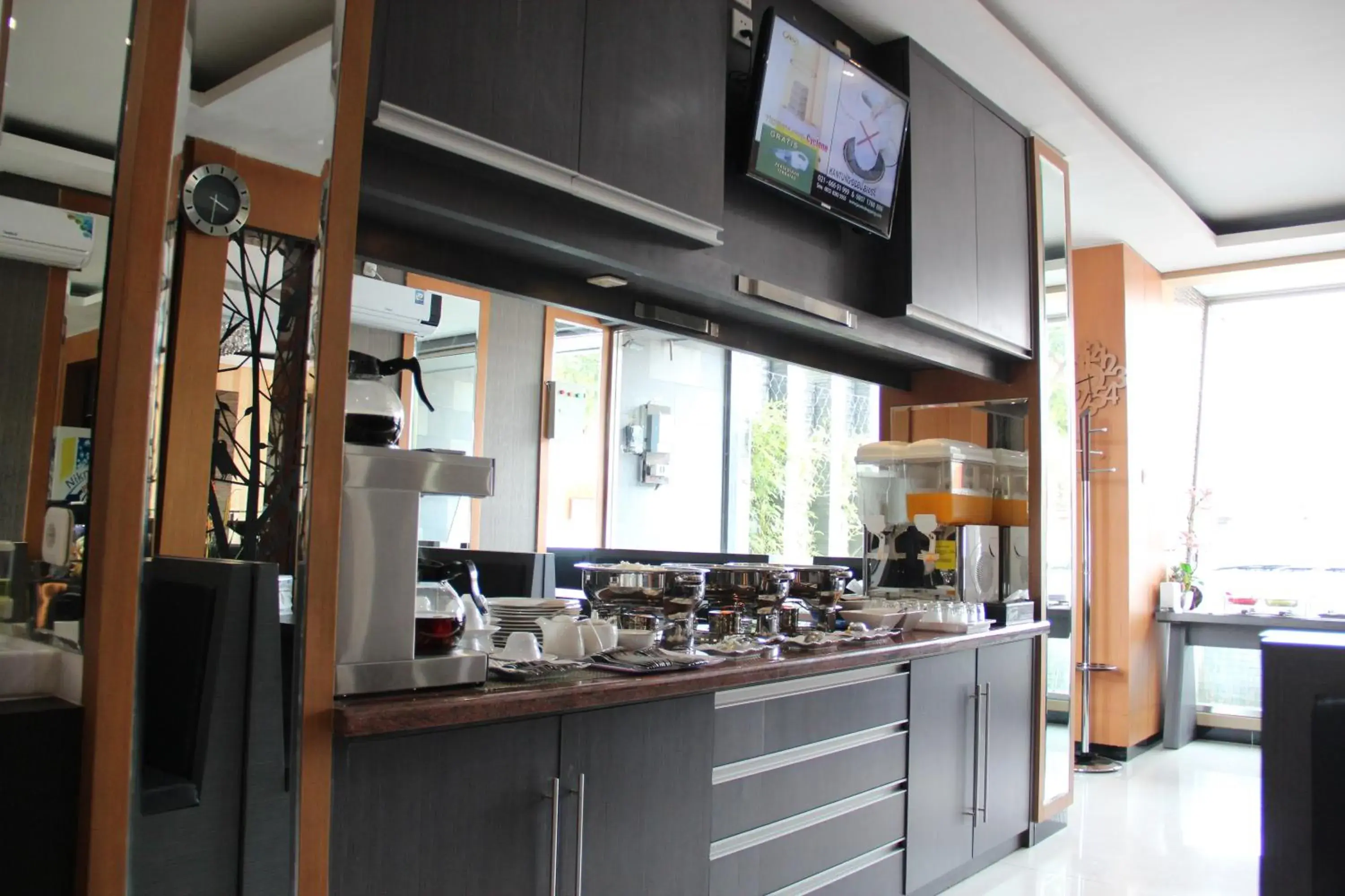 Restaurant/places to eat in Hotel Victory Bandung Restaurant/places to eat in Hotel Victory Bandung