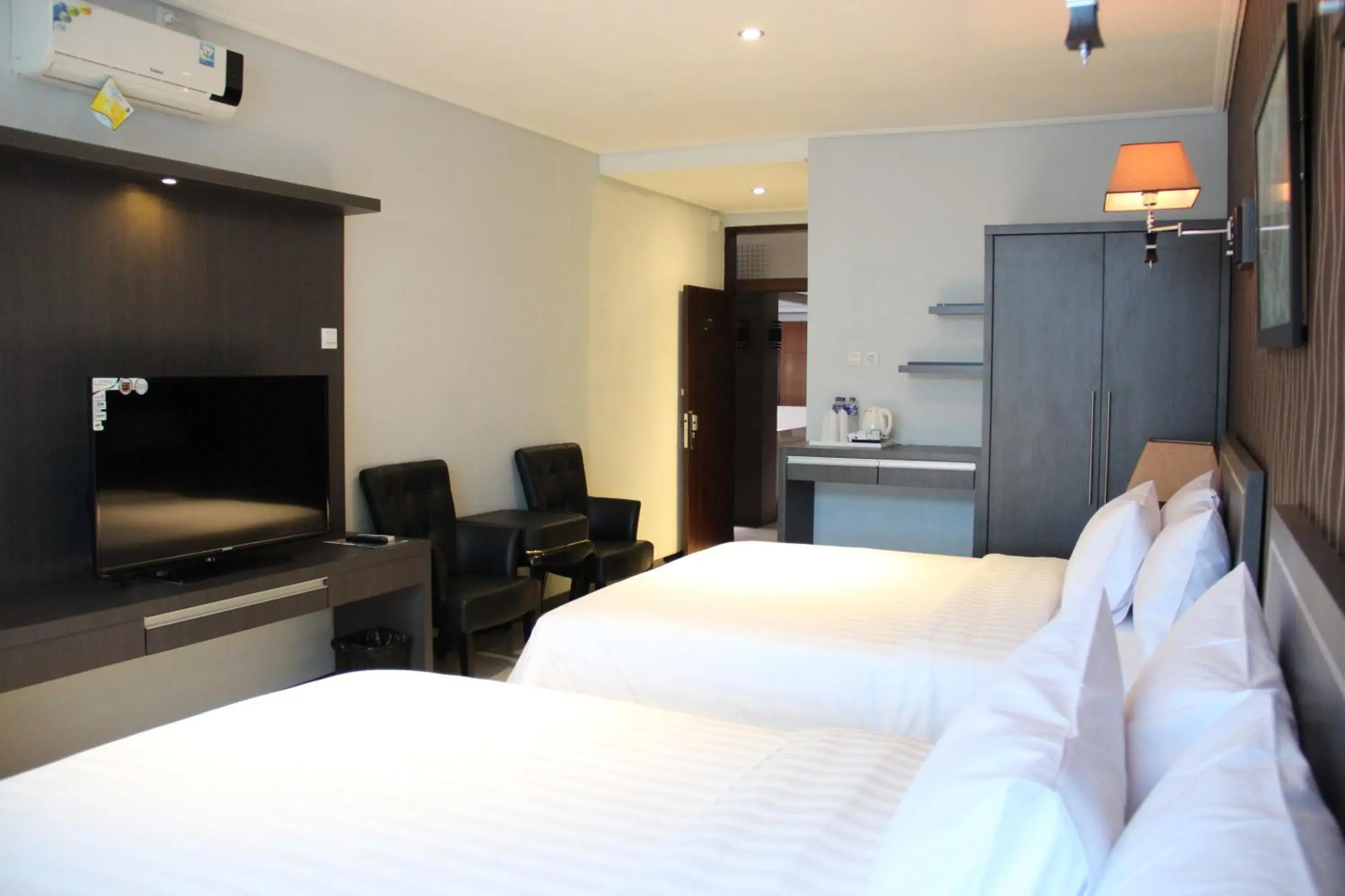 Bedroom, Bed in Hotel Victory Bandung Bedroom, Bed in Hotel Victory Bandung