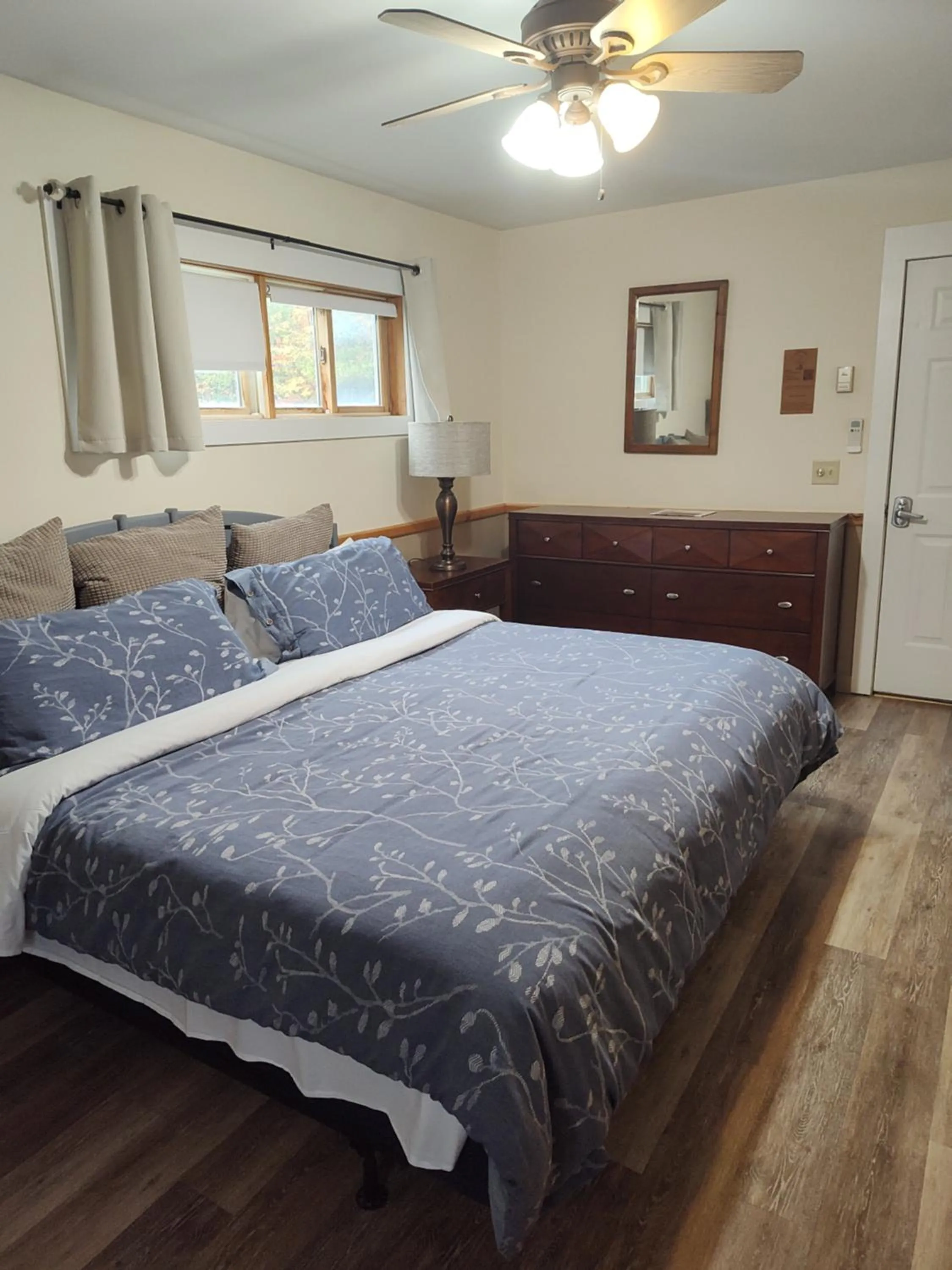 Bed in Doveberry Inn