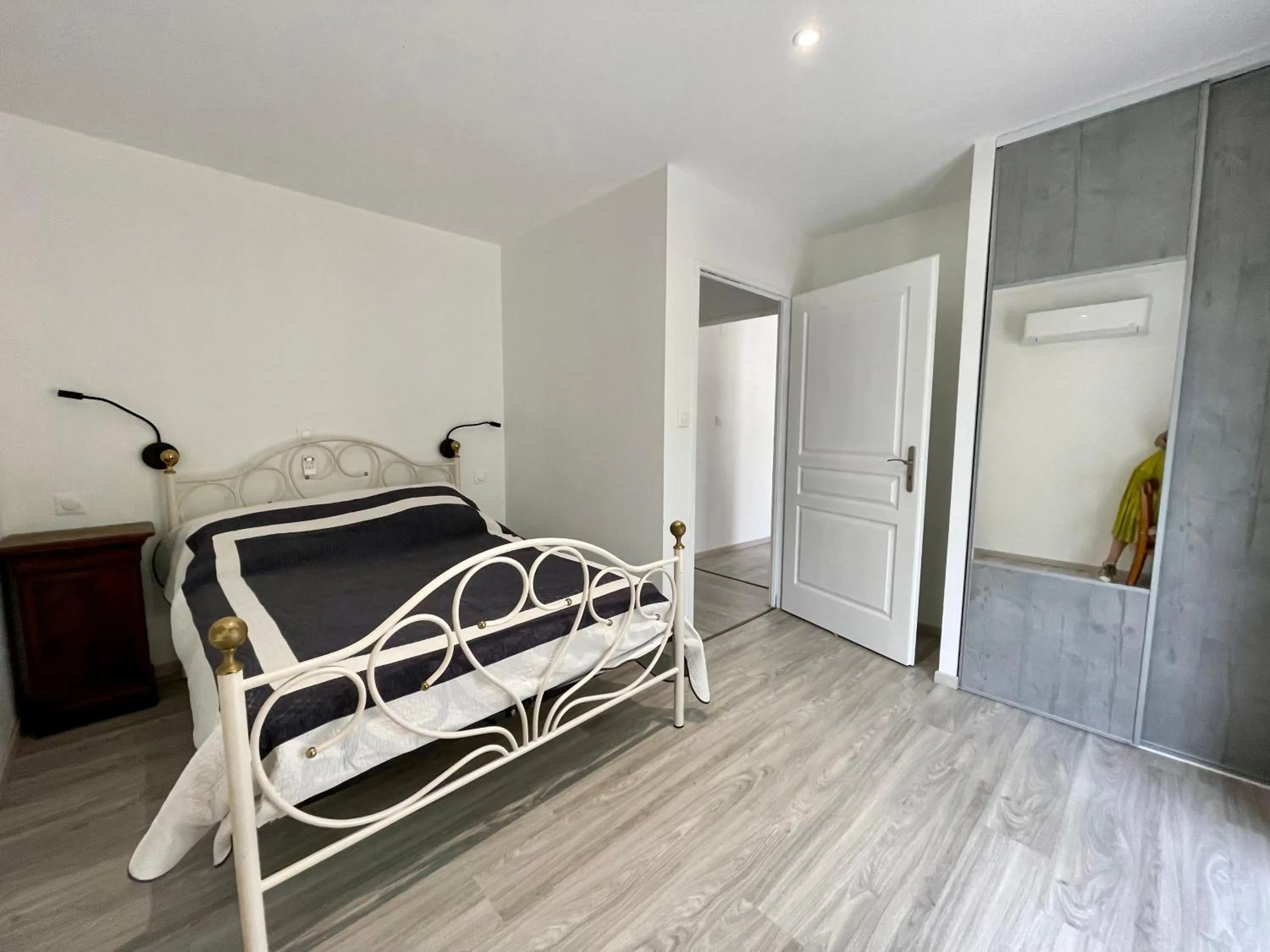 Bed in Le Fenouillet Cottage proche des Grands Buffets